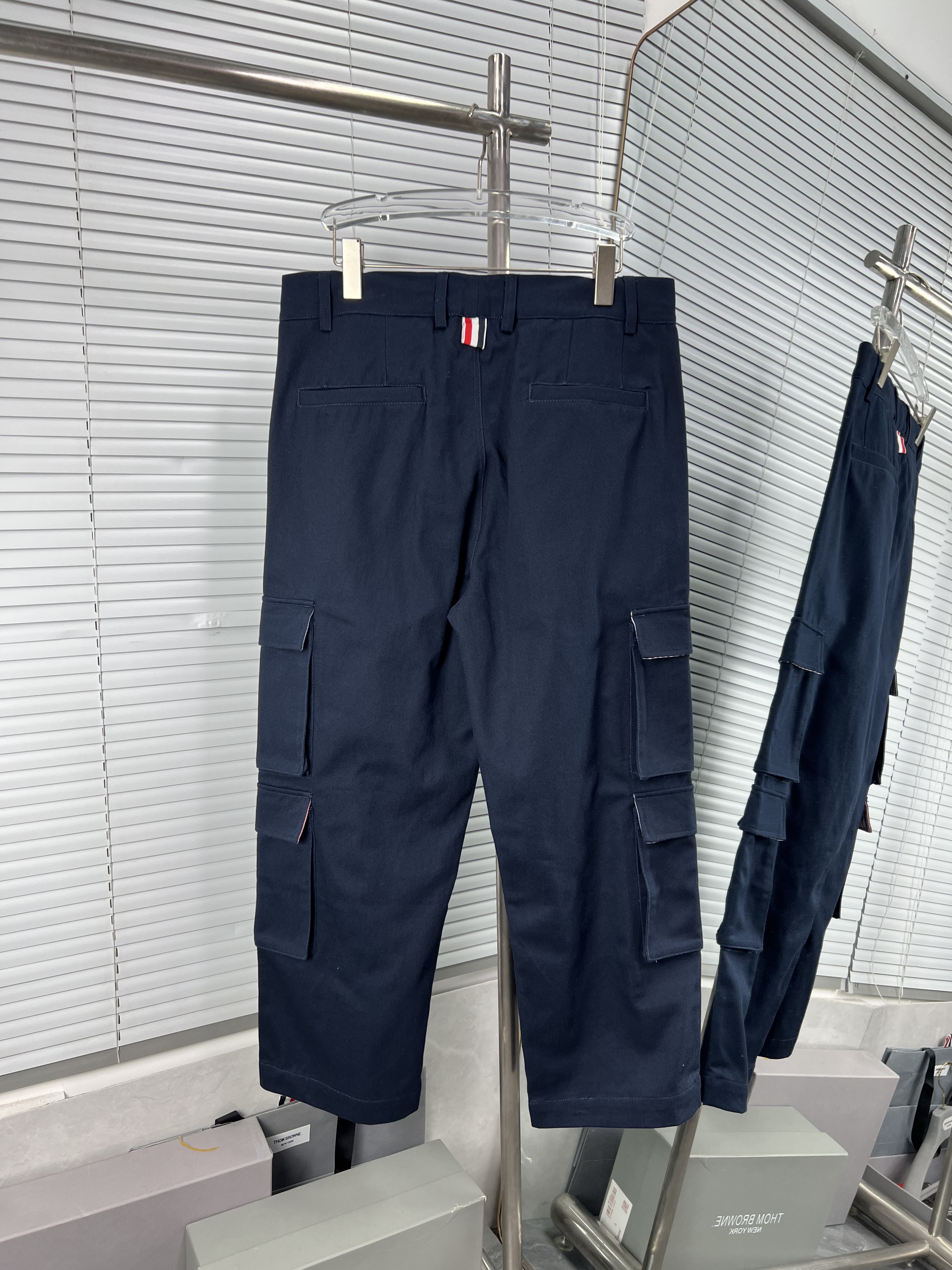 THOM BROWNE TB 톰브라운 워시드 코튼 카고 팬츠 바지 의류