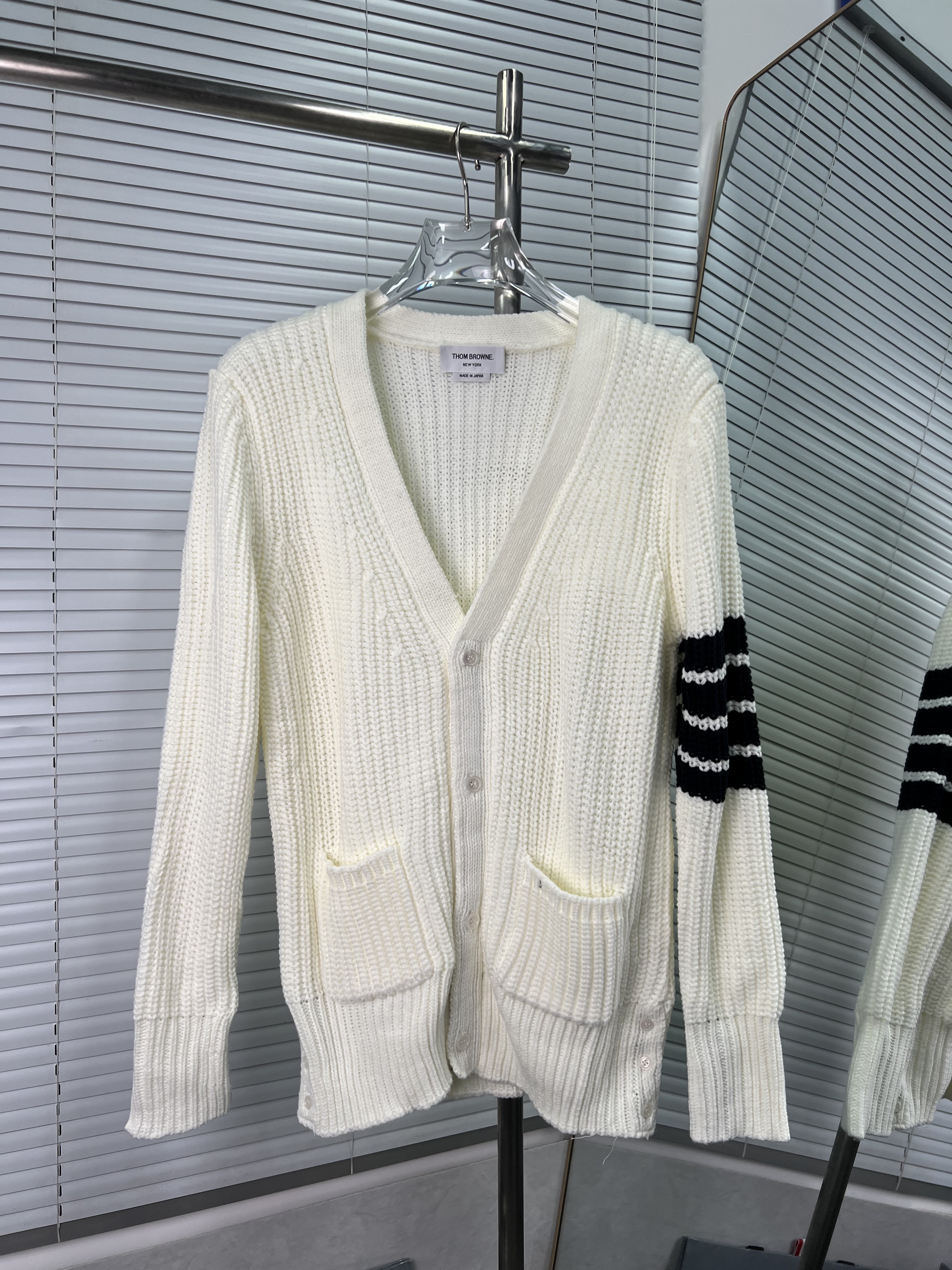 THOM BROWNE TB 톰브라운 굵은 니트 4줄무늬 가디건 자켓 의류