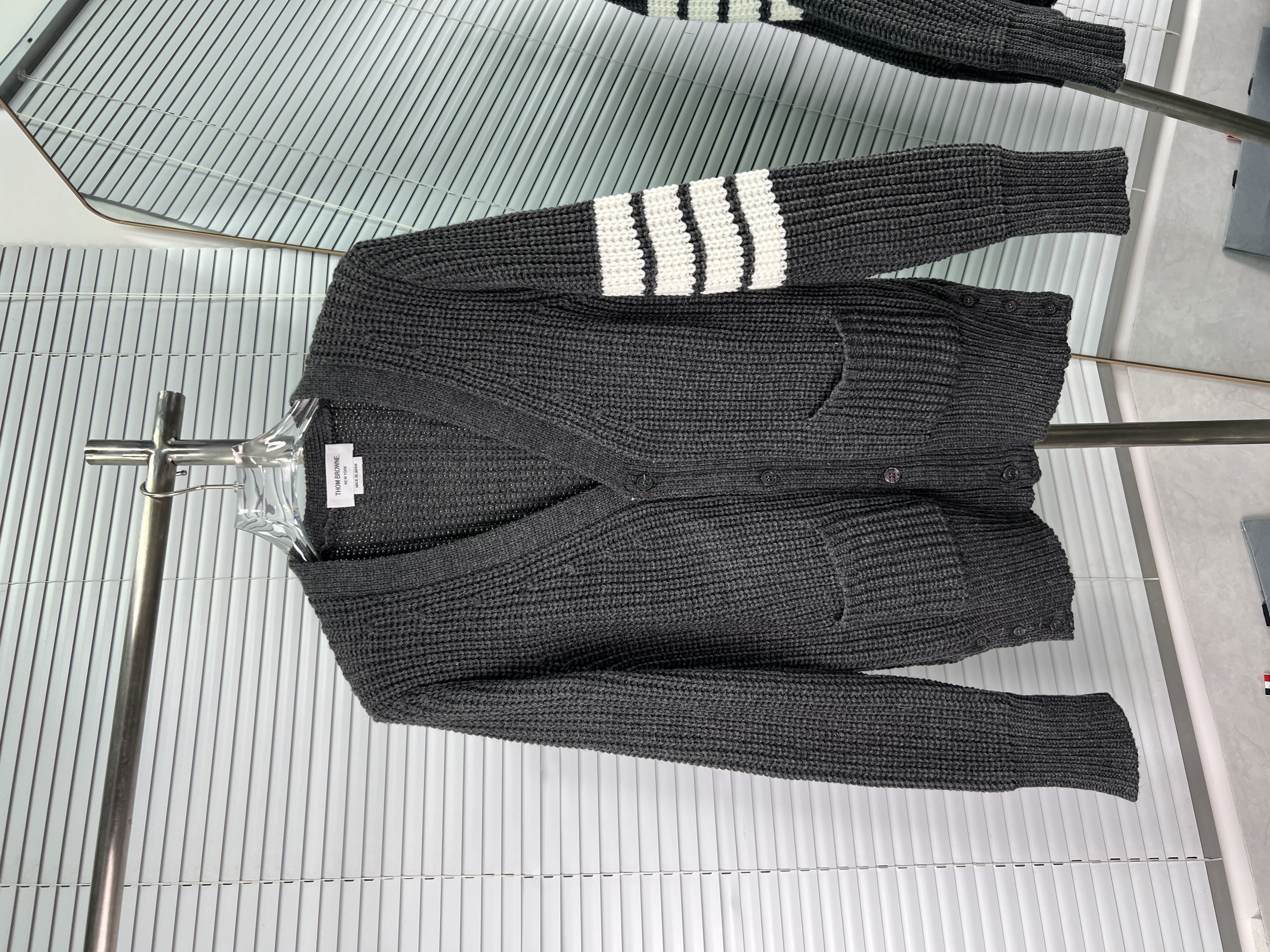 THOM BROWNE TB 톰브라운 굵은 니트 4줄무늬 가디건 자켓 의류