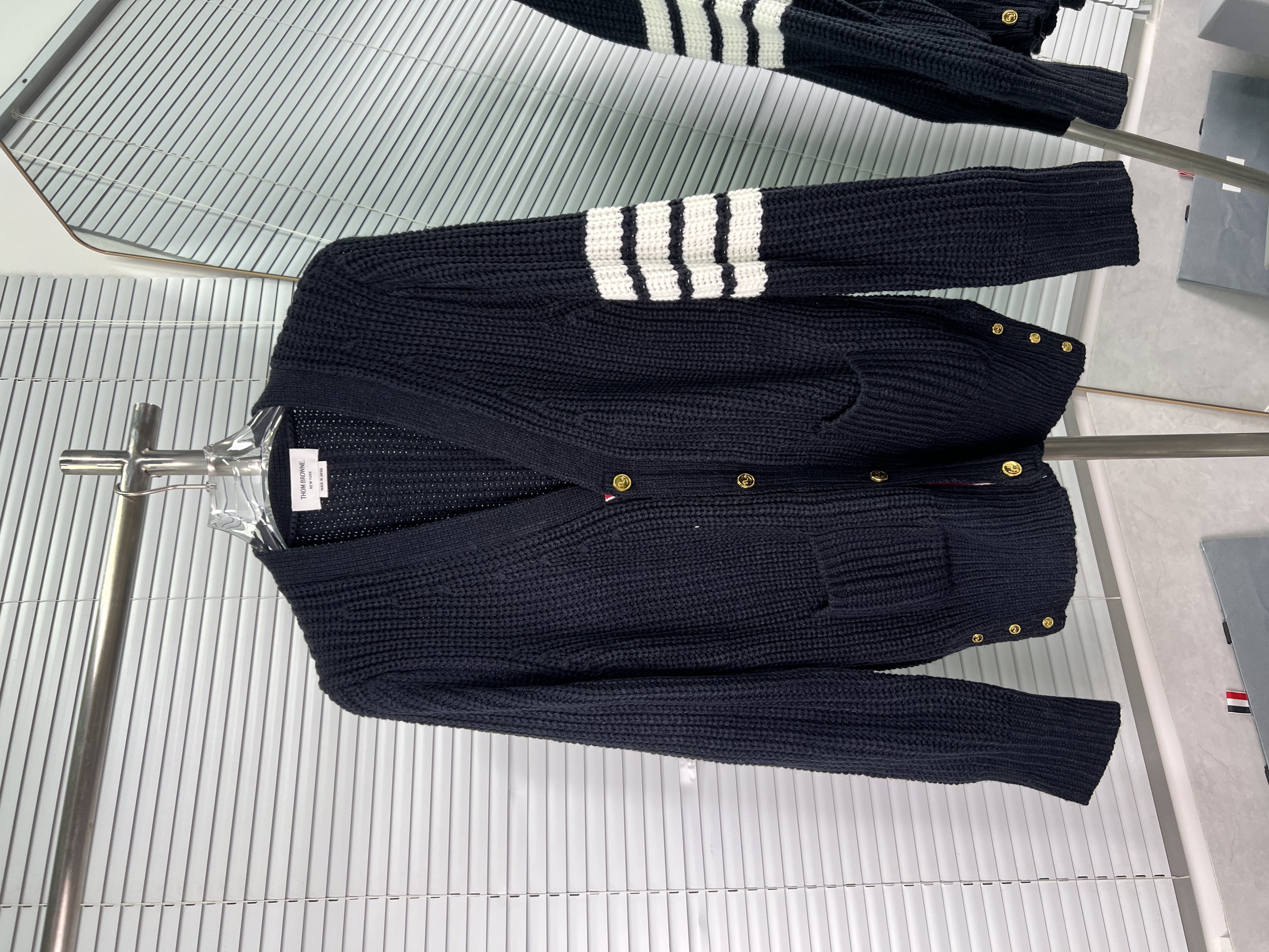 THOM BROWNE TB 톰브라운 굵은 니트 4줄무늬 가디건 자켓 의류