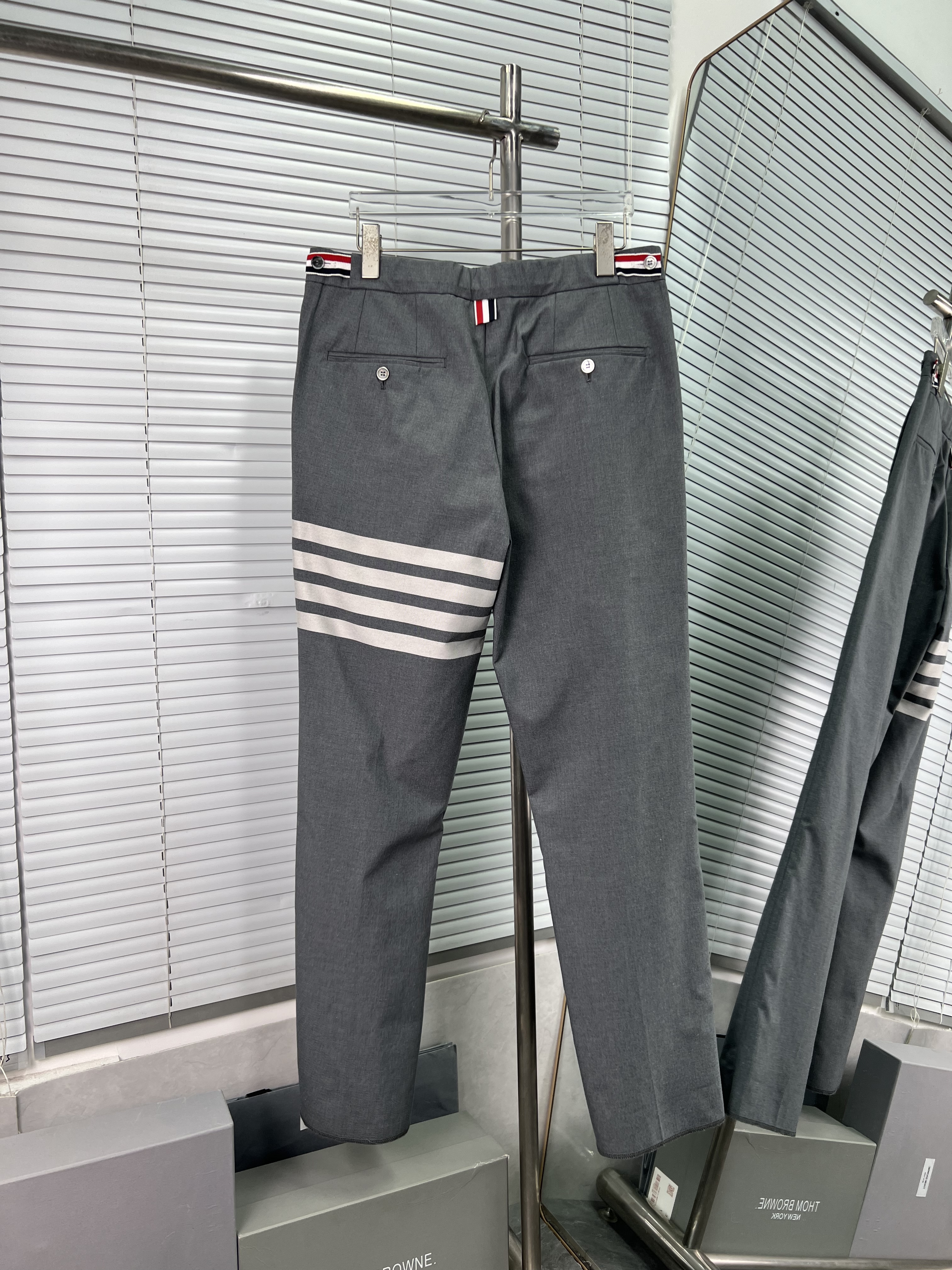 Thom Browne TB 톰브라운 클래식 4-바 스트라이프 울 슬랙스 정장 바지 팬츠 의류