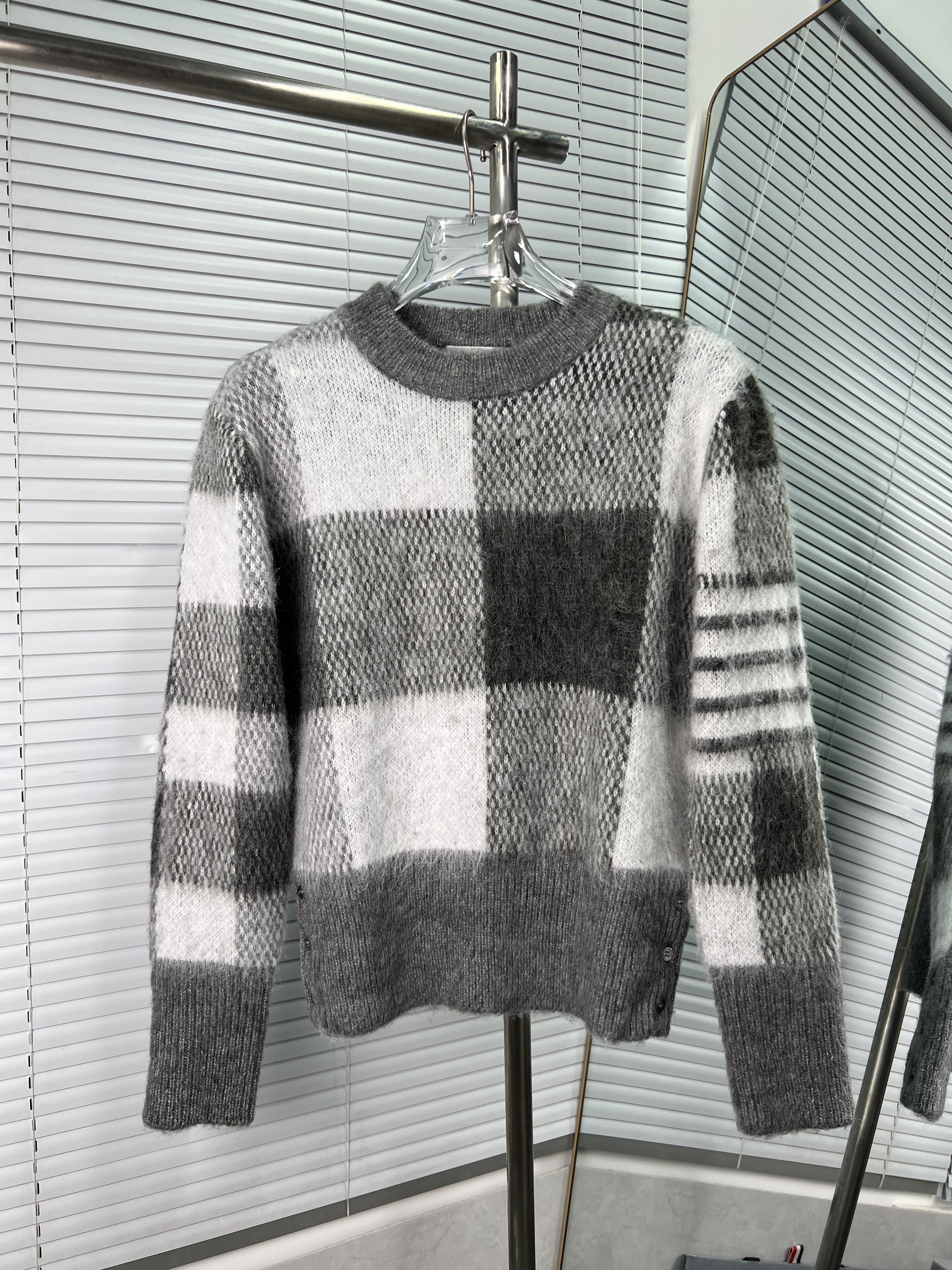 Thom Browne 톰브라운 체크 패턴 모헤어 니트 의류