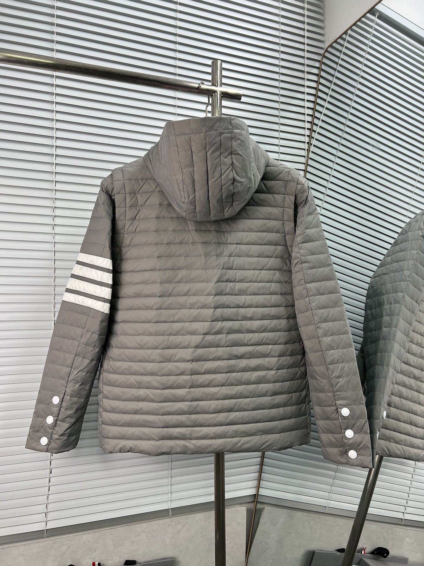 Thom Browne 톰브라운 캐주얼 4선 스트라이프 재킷 자켓 의류