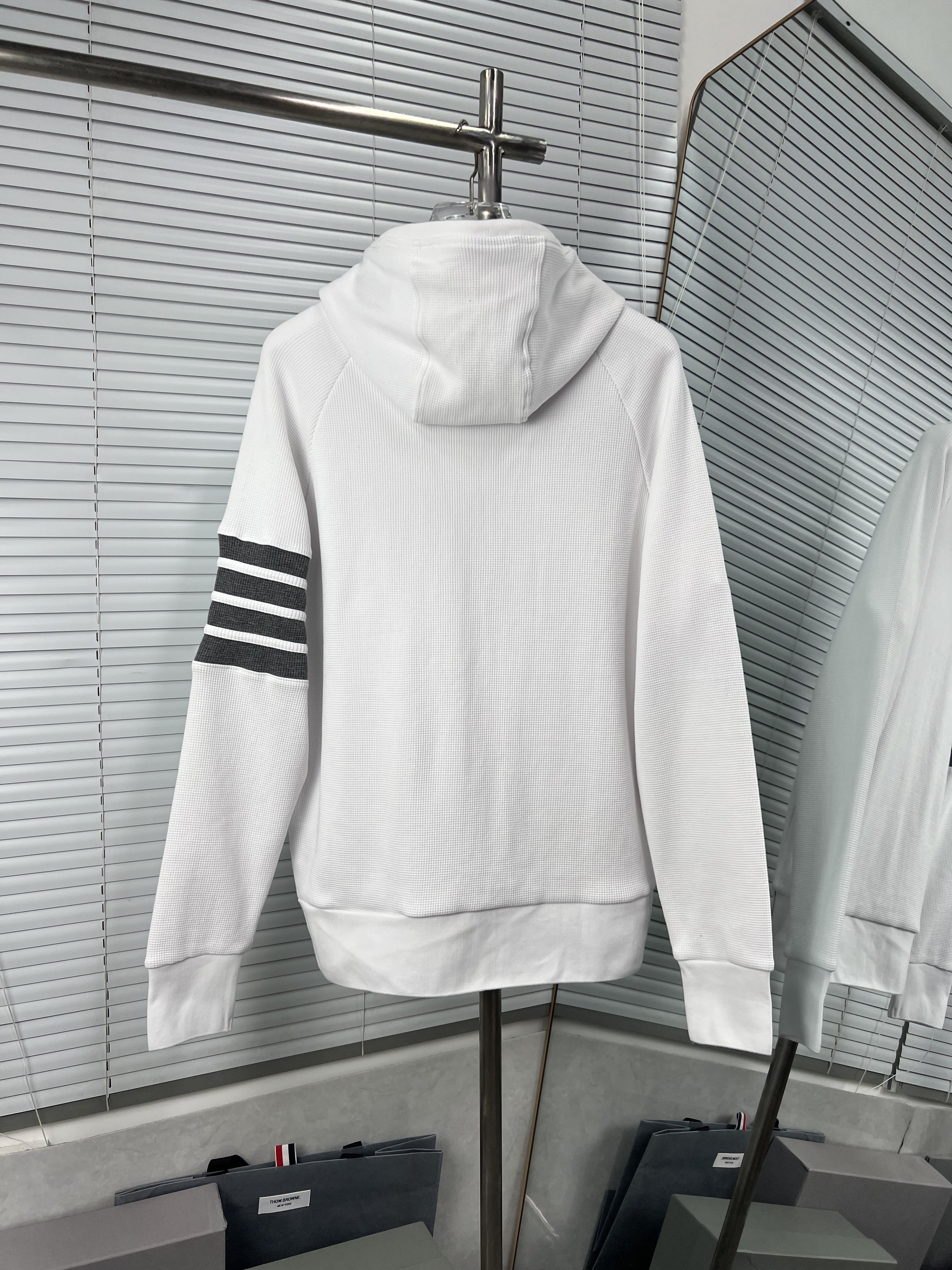 Thom Browne 톰브라운 와플 조직 4선 후드 집업 자켓 의류