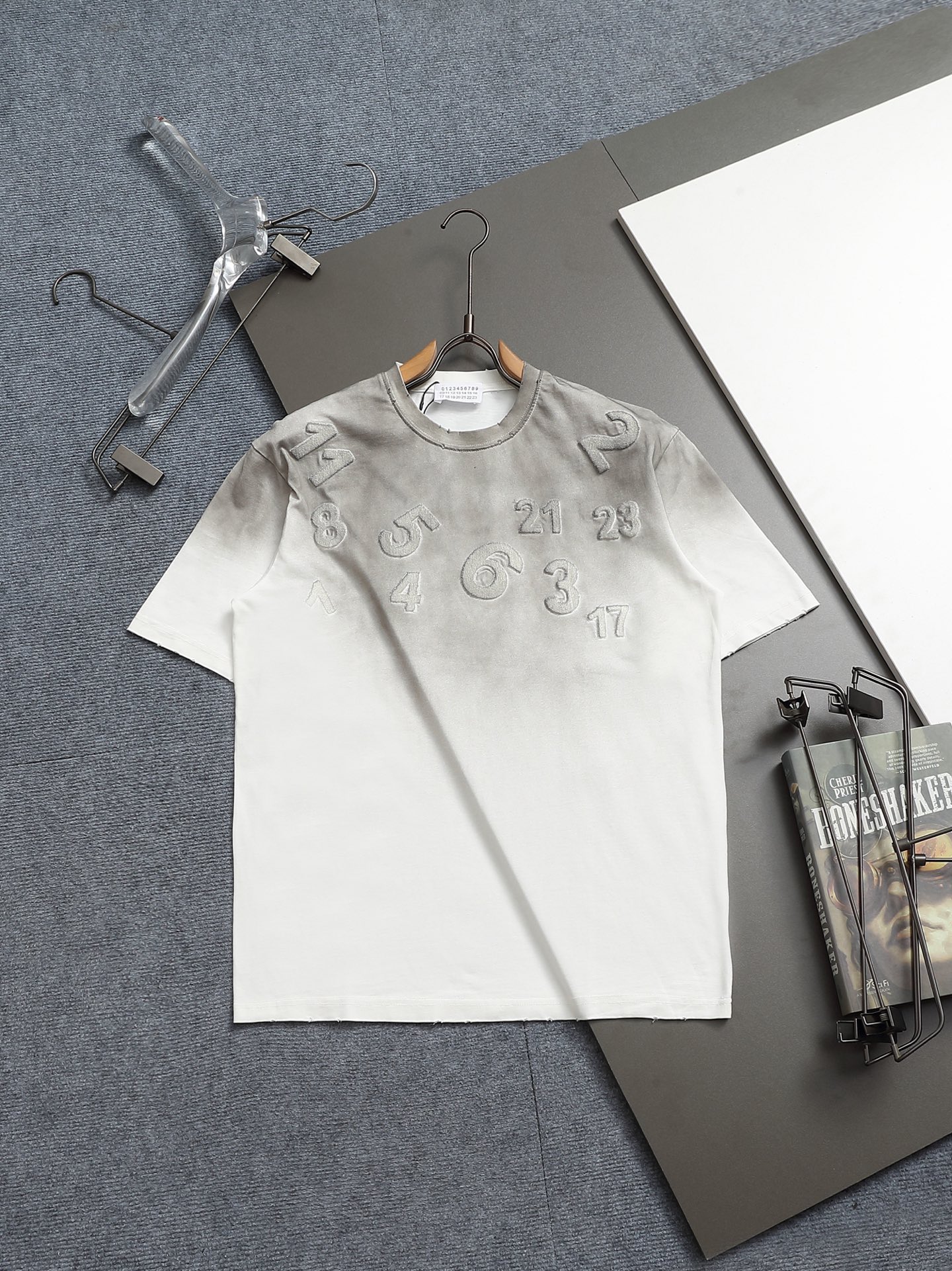 Maison Margiela 메종 마르지엘라 디지털 자수 워싱 반팔 티셔츠 의류