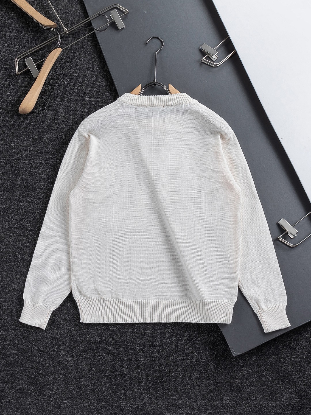 LOEWE 로에베 니트 의류