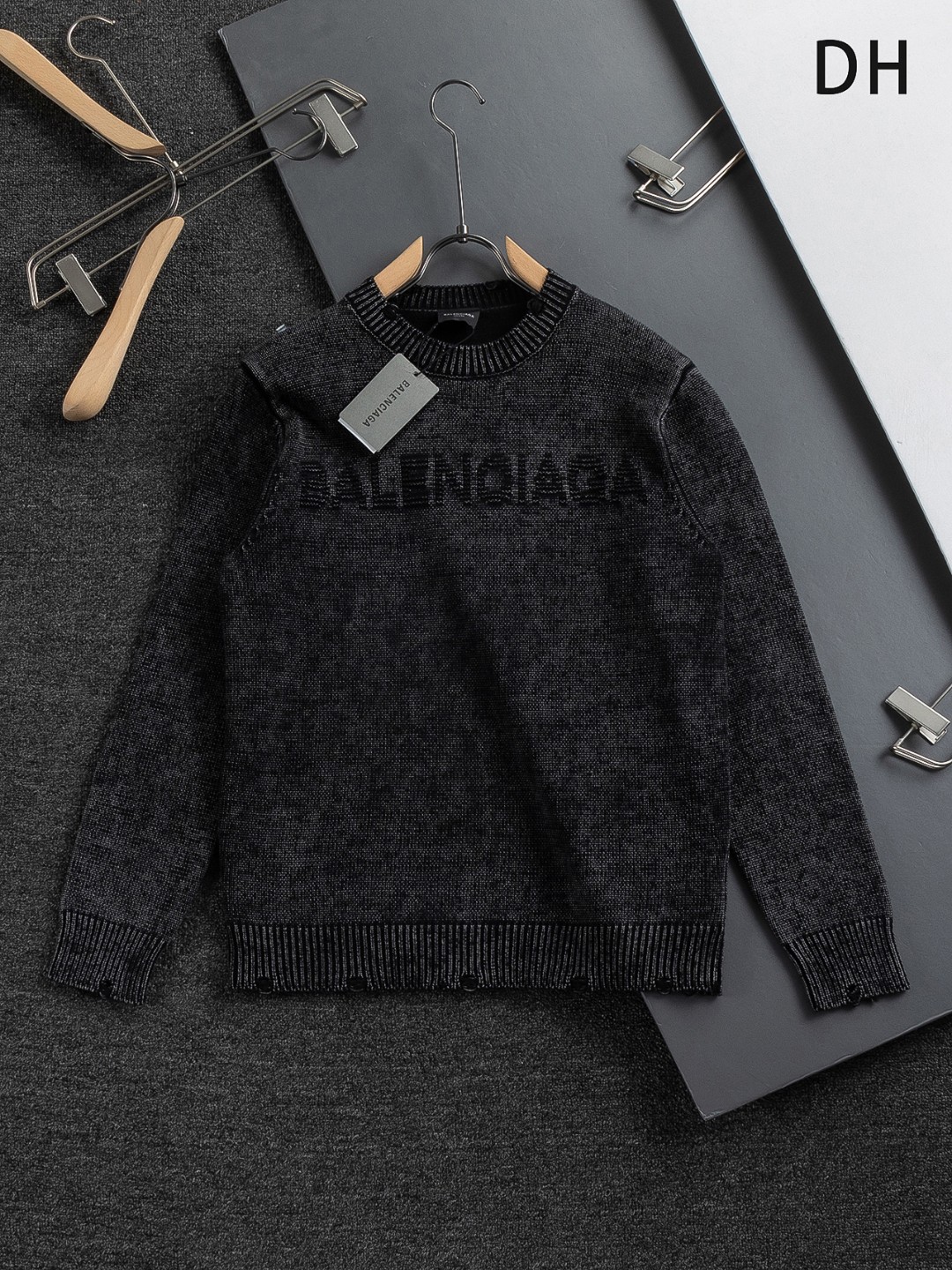 Balenciaga 발렌시아가 빈티지 로고 니트 의류