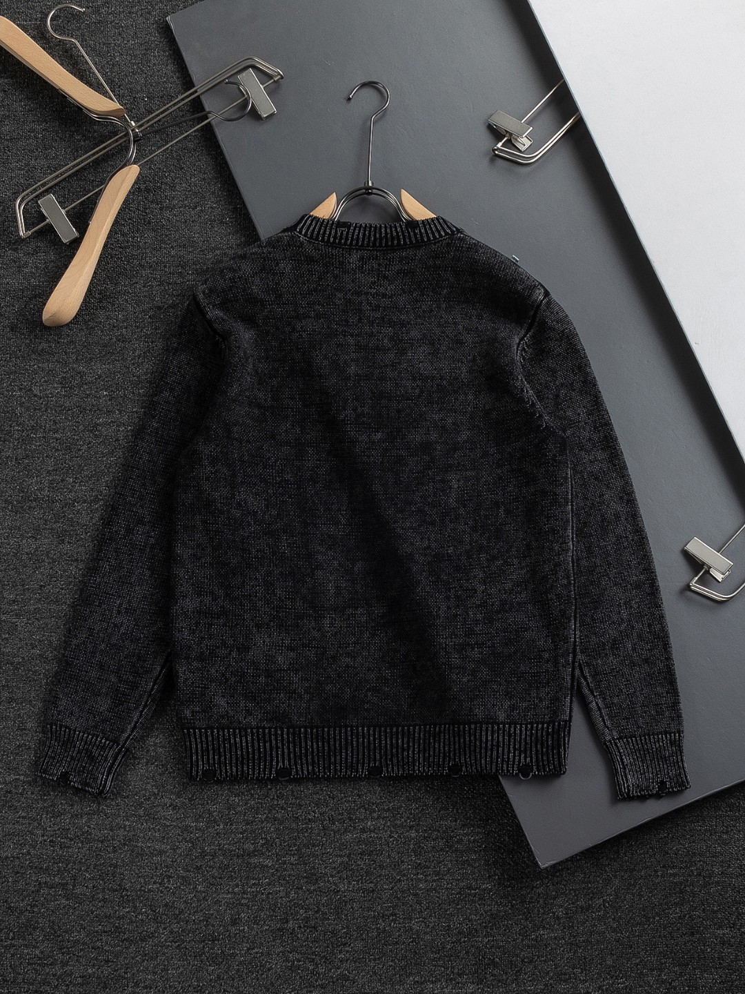 Balenciaga 발렌시아가 빈티지 로고 니트 의류