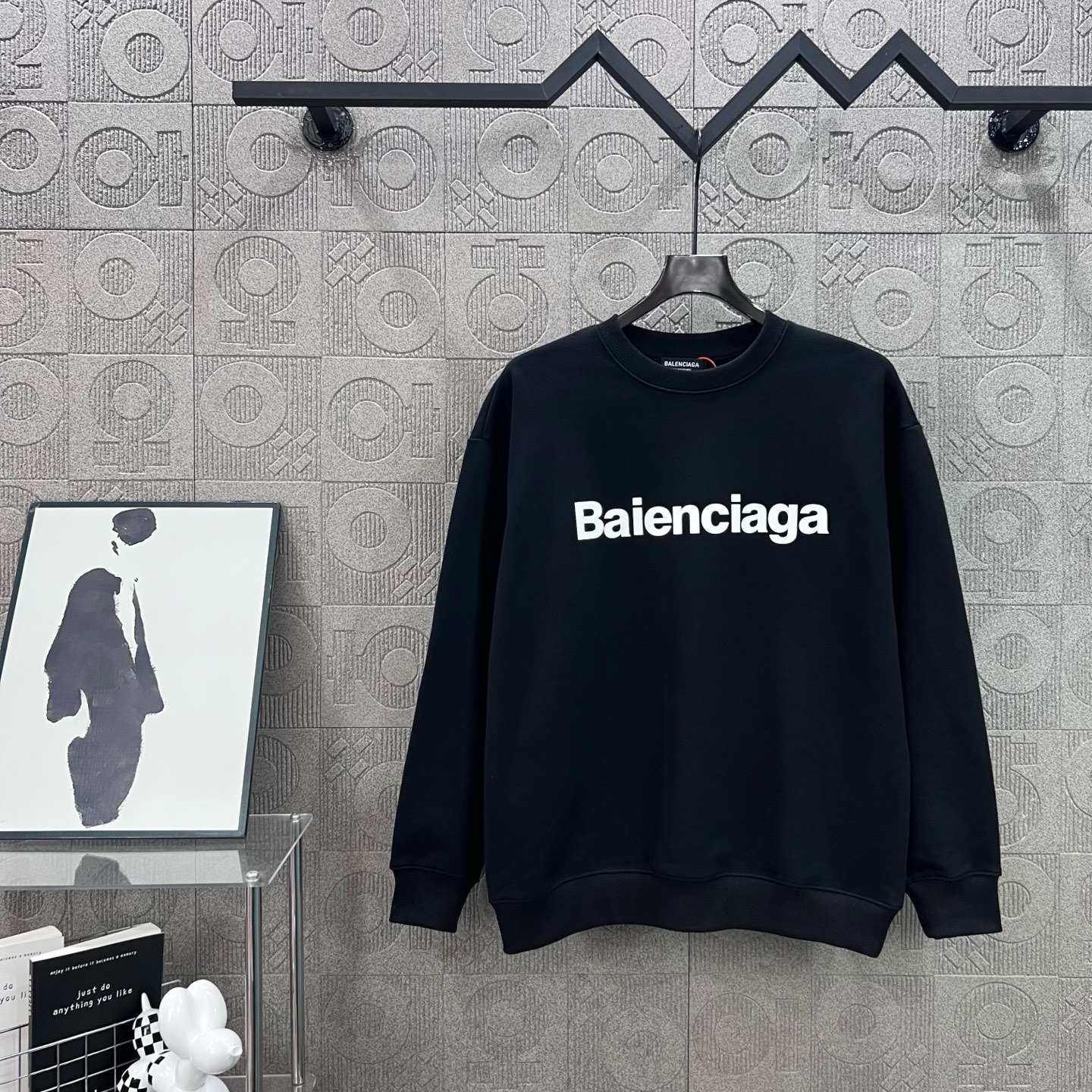 BALENCIAGA 발렌시아가 라운드넥 맨투맨 티셔츠 의류