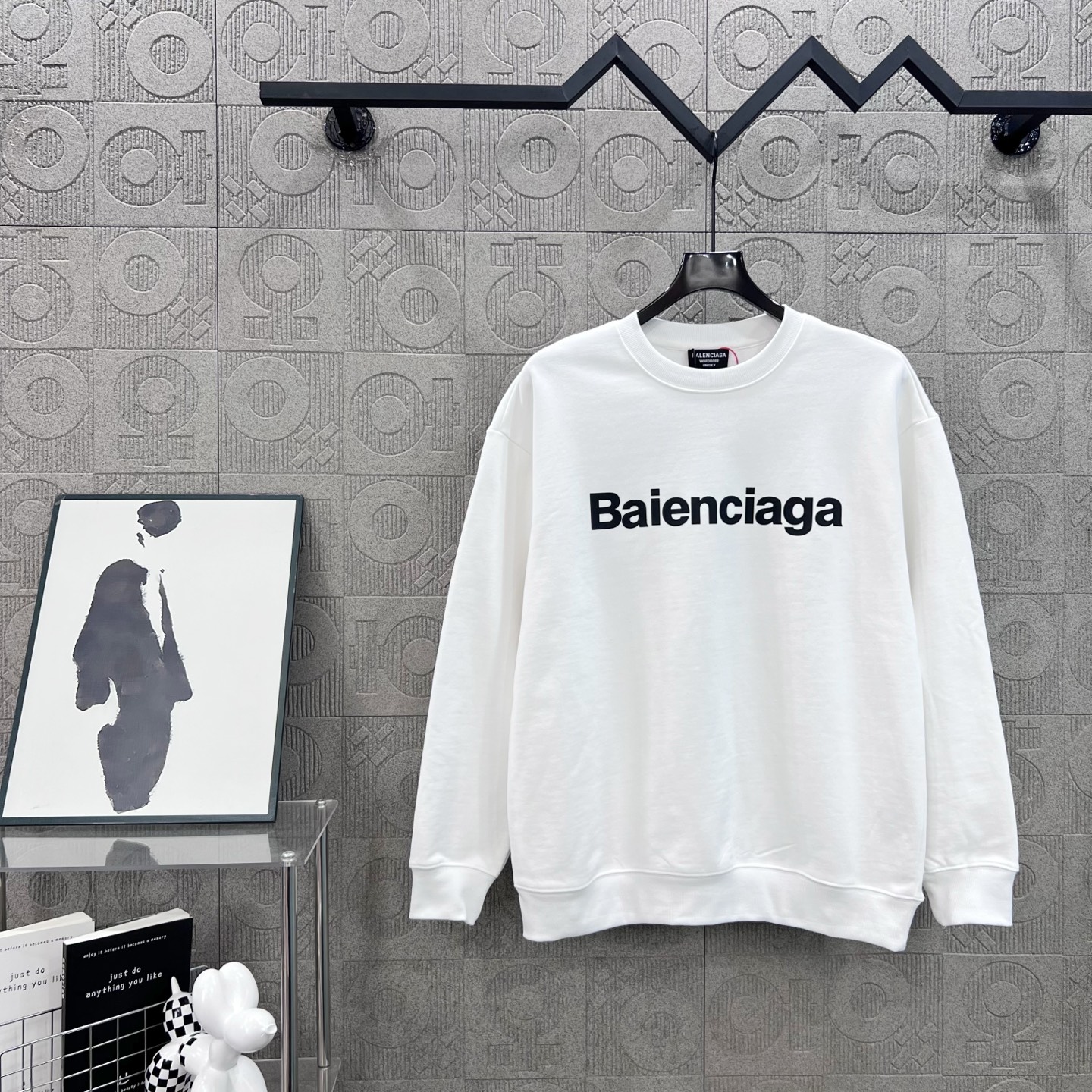 BALENCIAGA 발렌시아가 라운드넥 맨투맨 티셔츠 의류