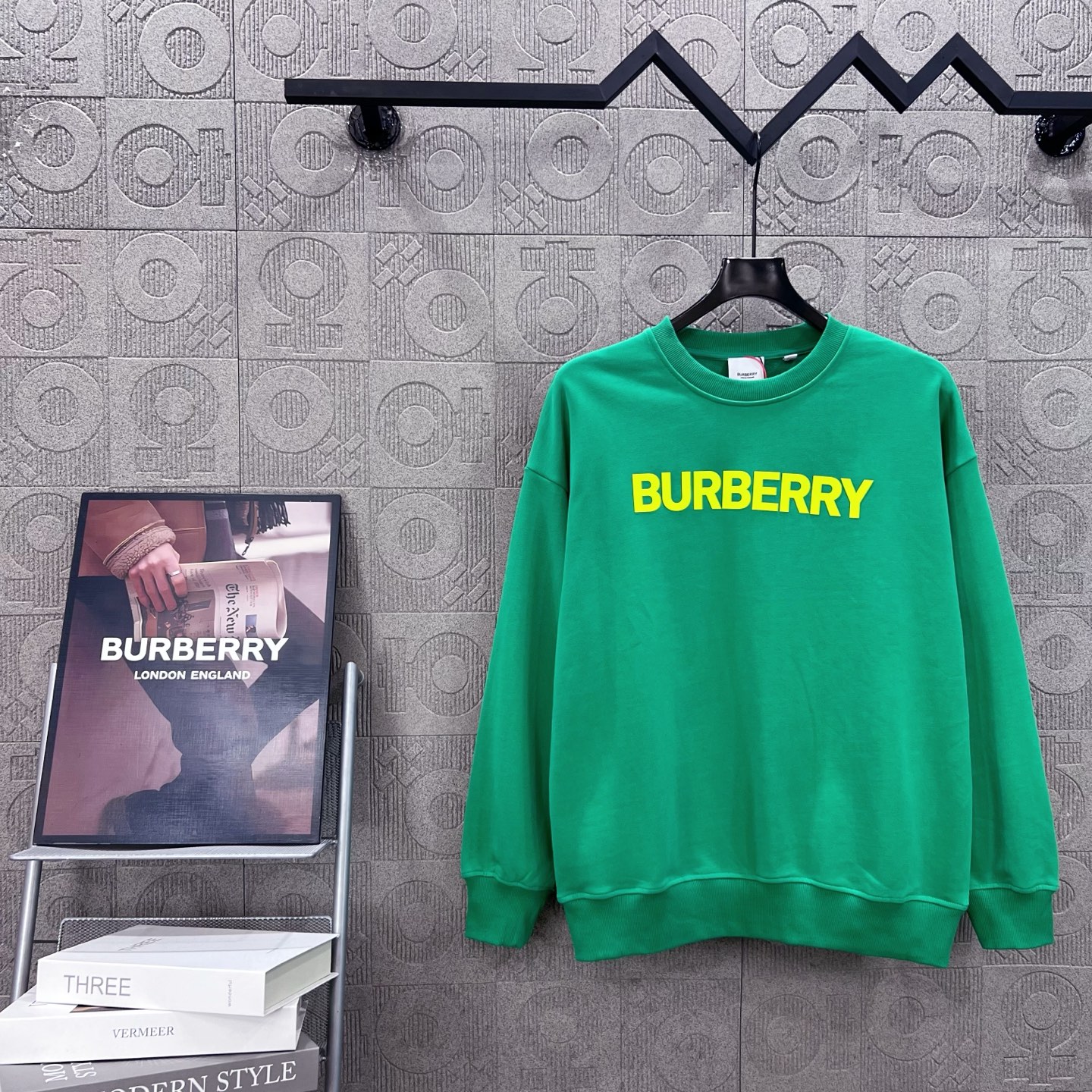 Burberry 버버리 입체 실리콘 로고 크루넥 맨투맨 티셔츠 의류