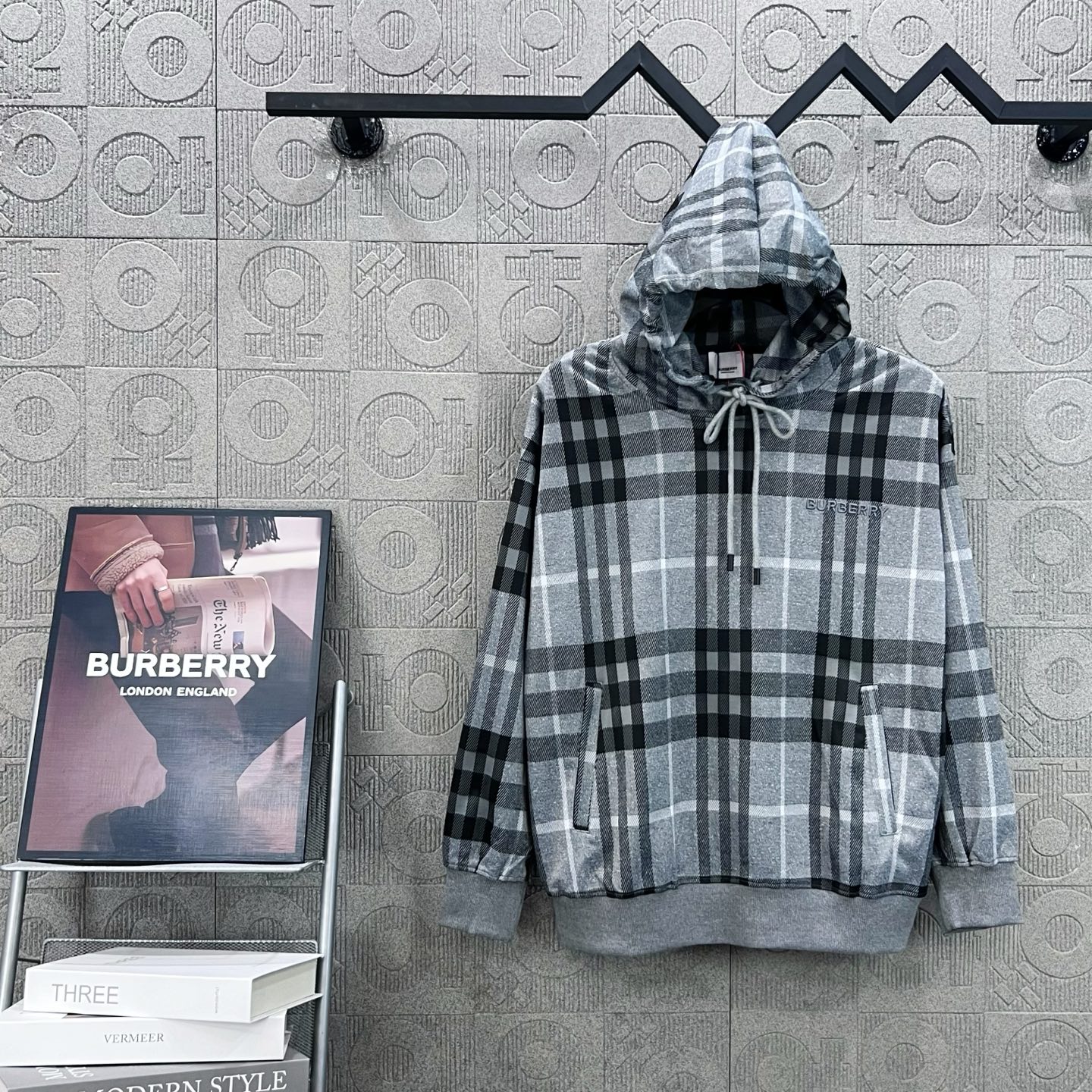 Burberry 버버리 체크 패턴 레터링 로고 스몰 라벨 자수 후드티 맨투맨 티셔츠 의류
