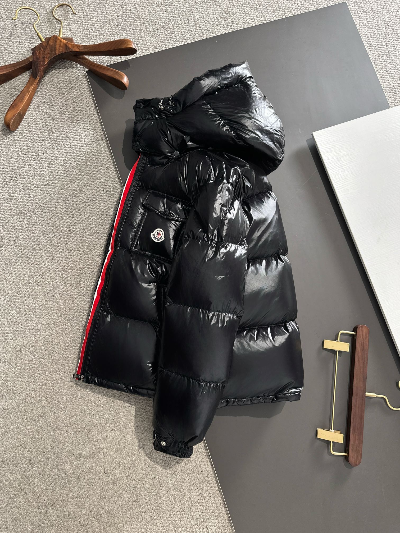 MONCLER 몽클레어 몽클레르 삼색 스트라이프 클래식 패딩 점퍼 의류