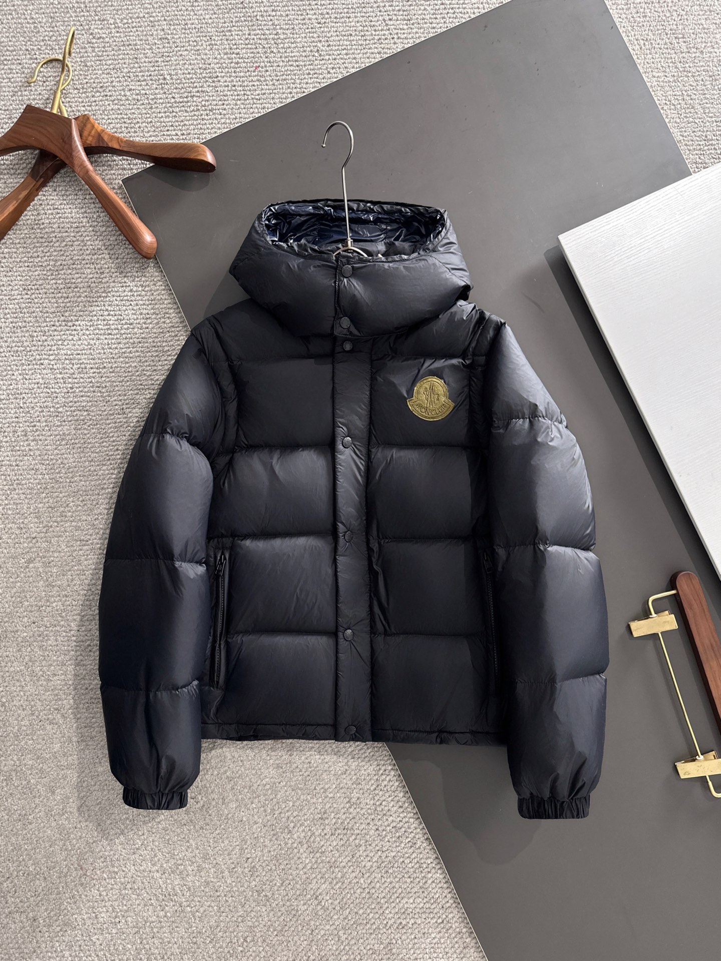 Moncler 몽클레어 몽클레르 로고 탈부착 소매 패딩 점퍼 의류