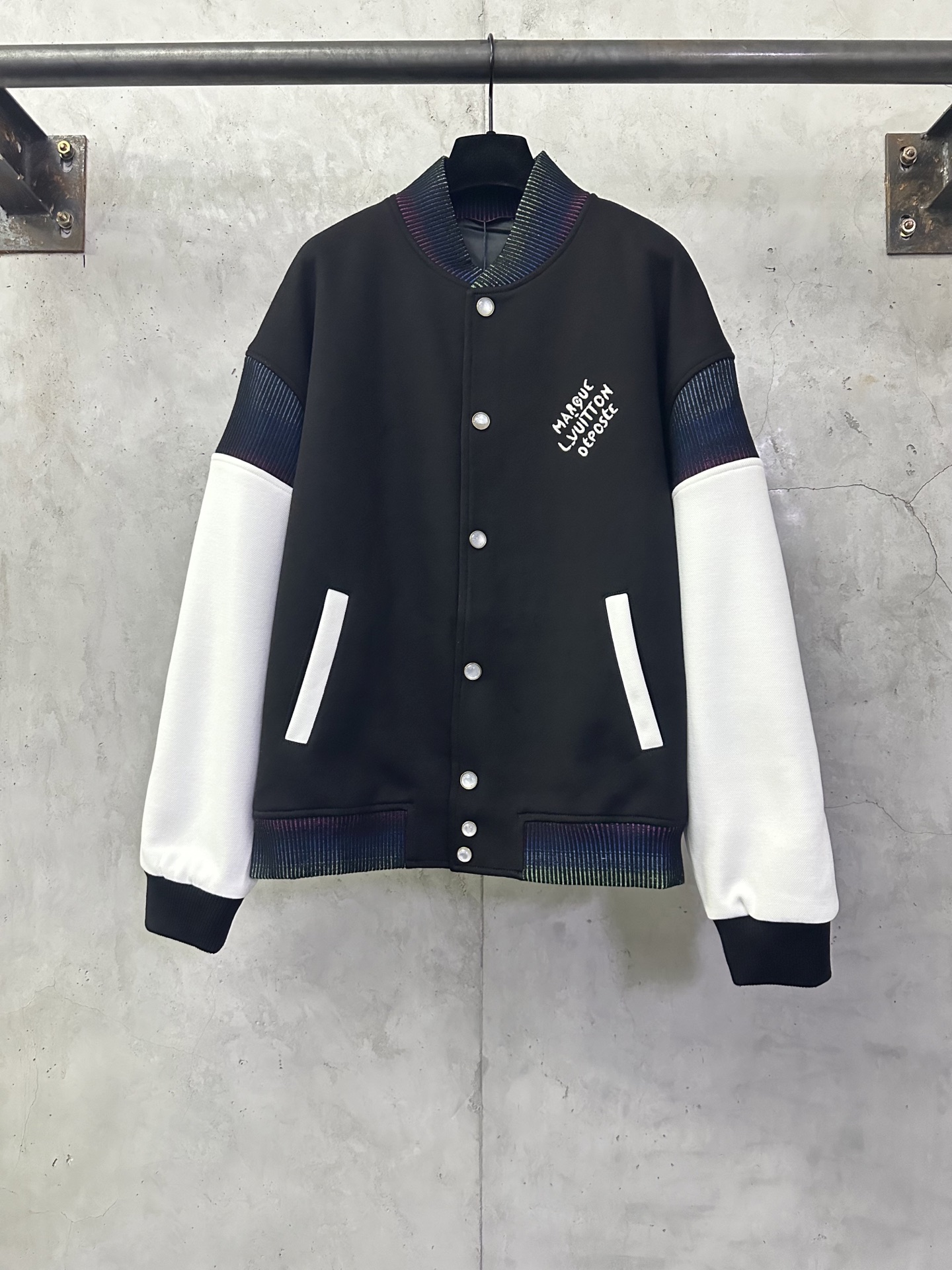 Louis Vuitton LV 루이비통 코튼 니트 허리 밴딩 자켓 / 볼링 야구 재킷 점퍼 의류