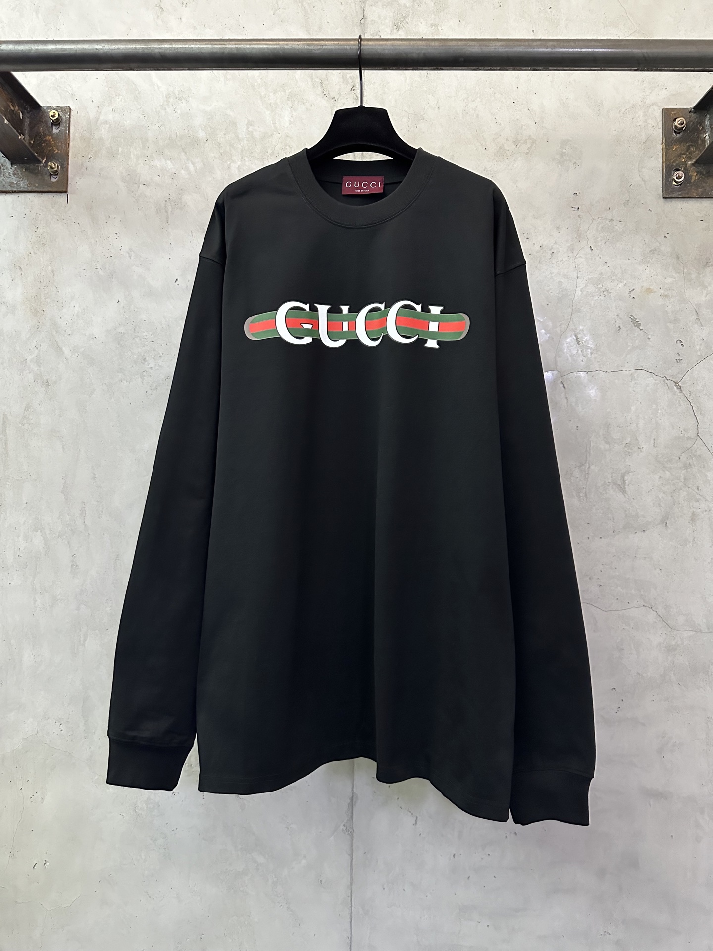 GUCCI 구찌 클래식 로고 프린트 긴팔 티셔츠 의류