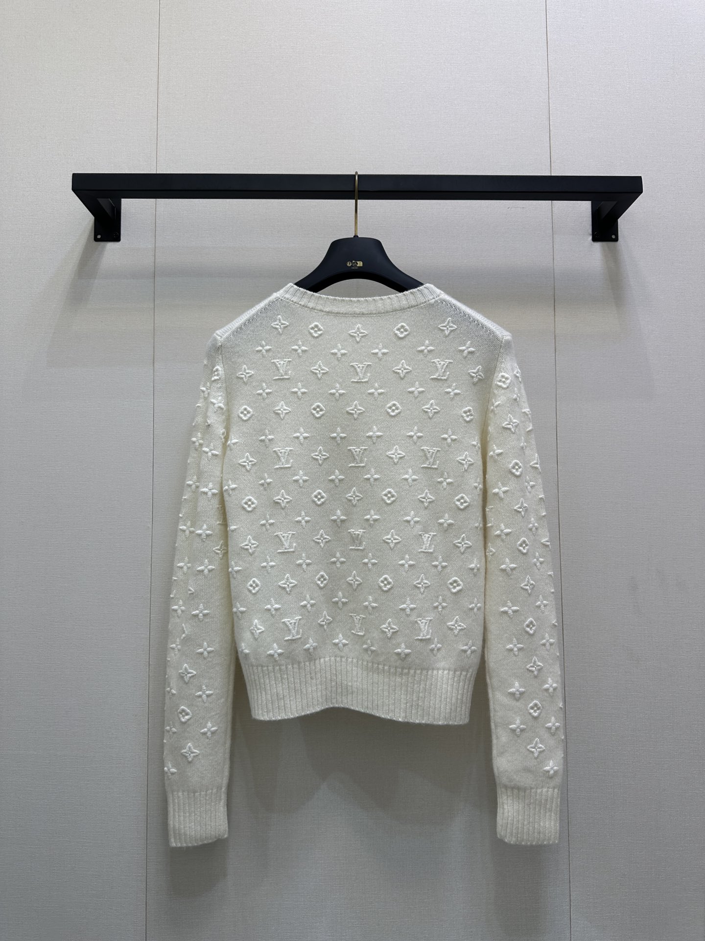 Louis Vuitton LV 루이비통 3D 엠보 로고 자수 캐시미어 니트 의류