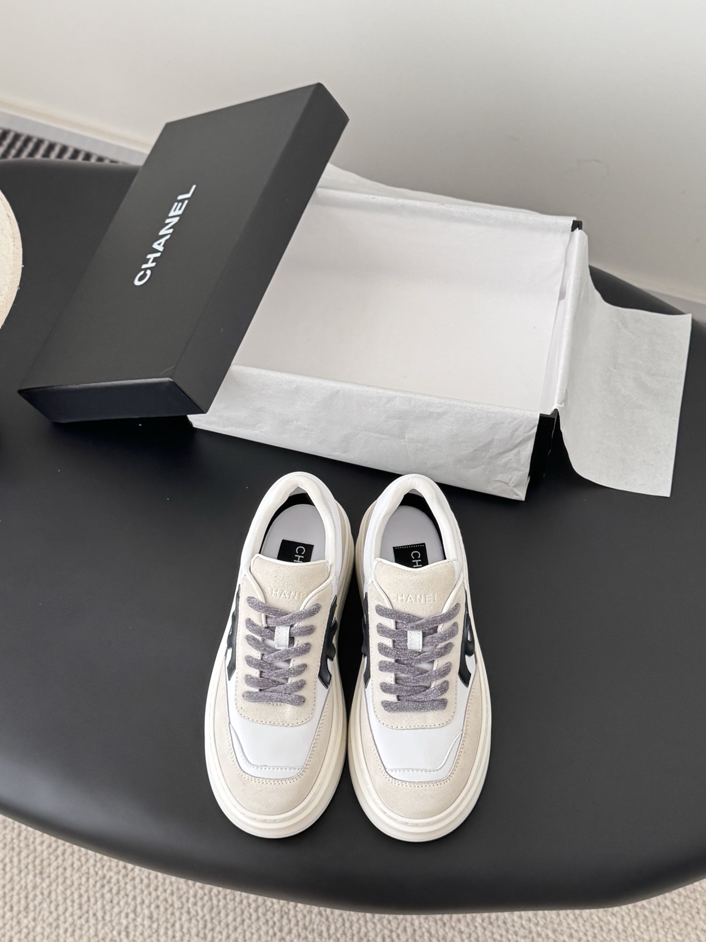 Chanel 샤넬 실버 스니커즈 신발