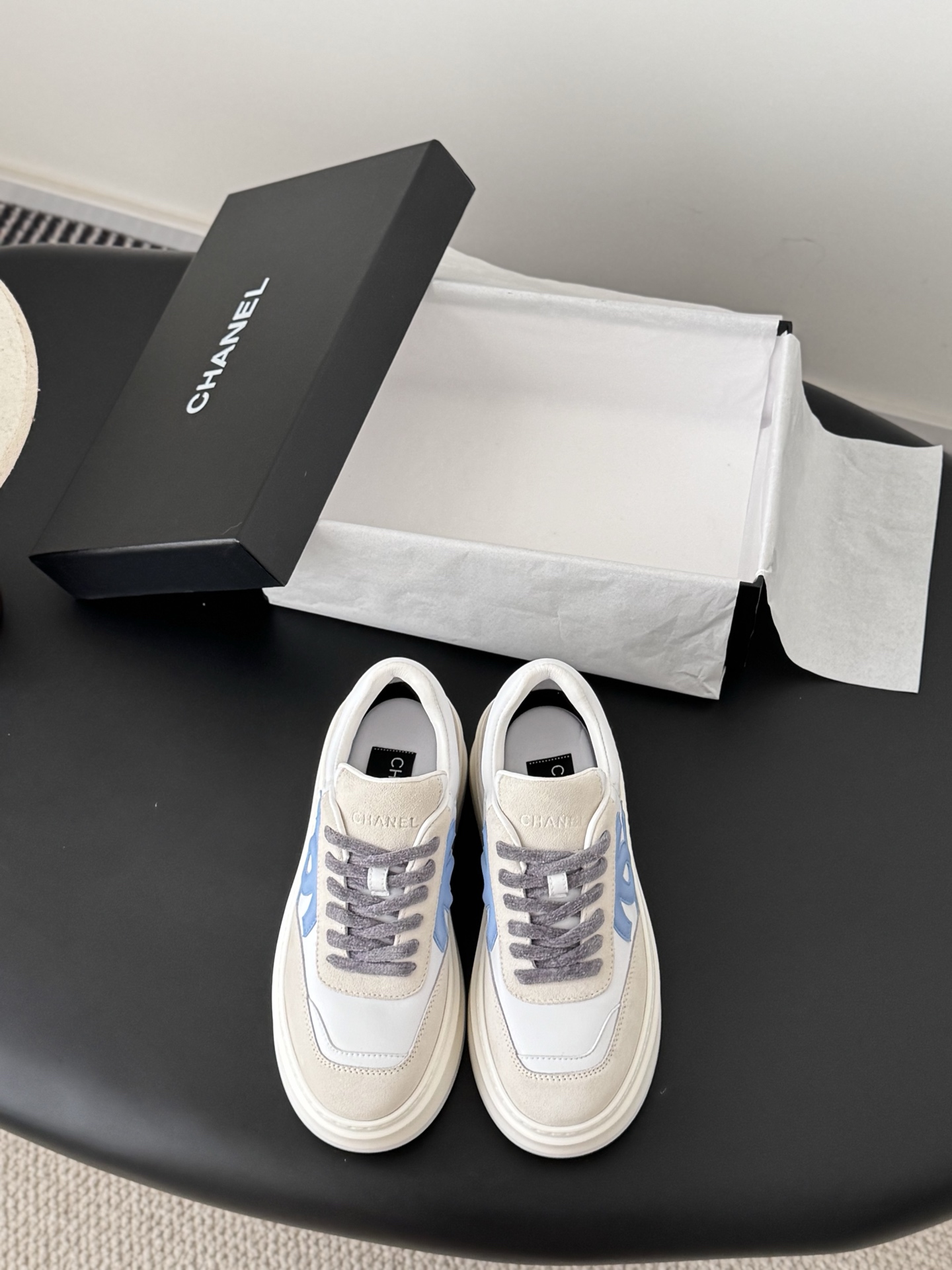 Chanel 샤넬 실버 스니커즈 신발