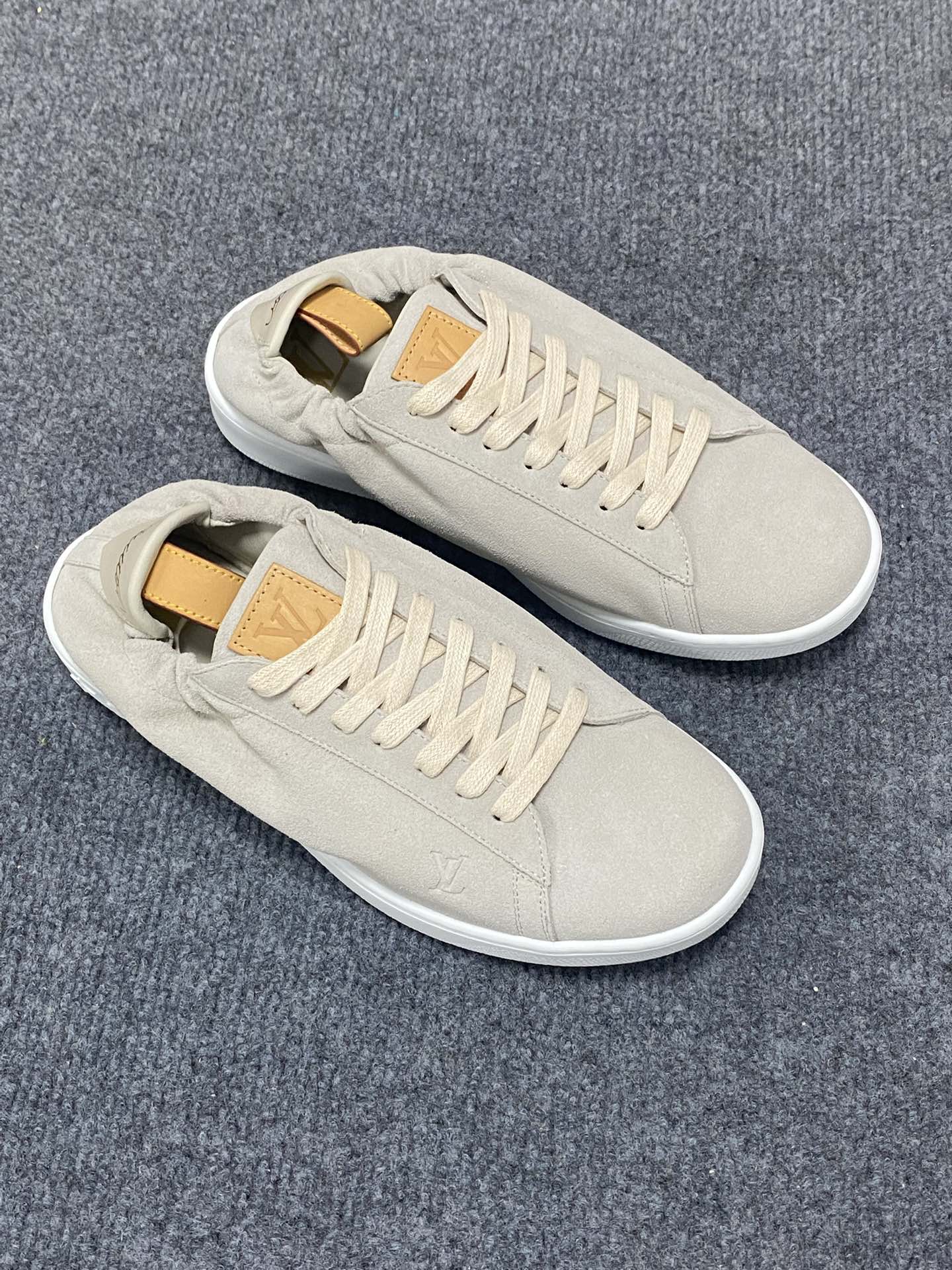 LV 루이비통 천연 소가죽 비즈니스 스니커즈 신발