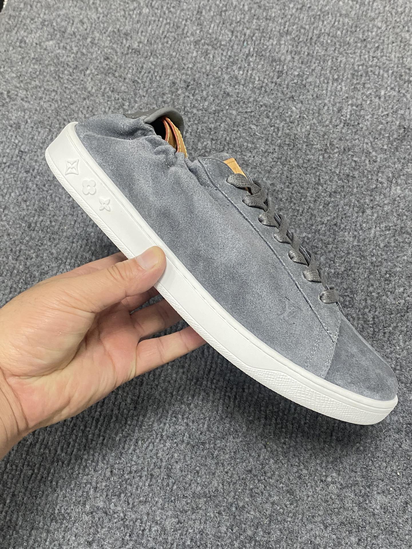 LV 루이비통 천연 소가죽 비즈니스 스니커즈 신발