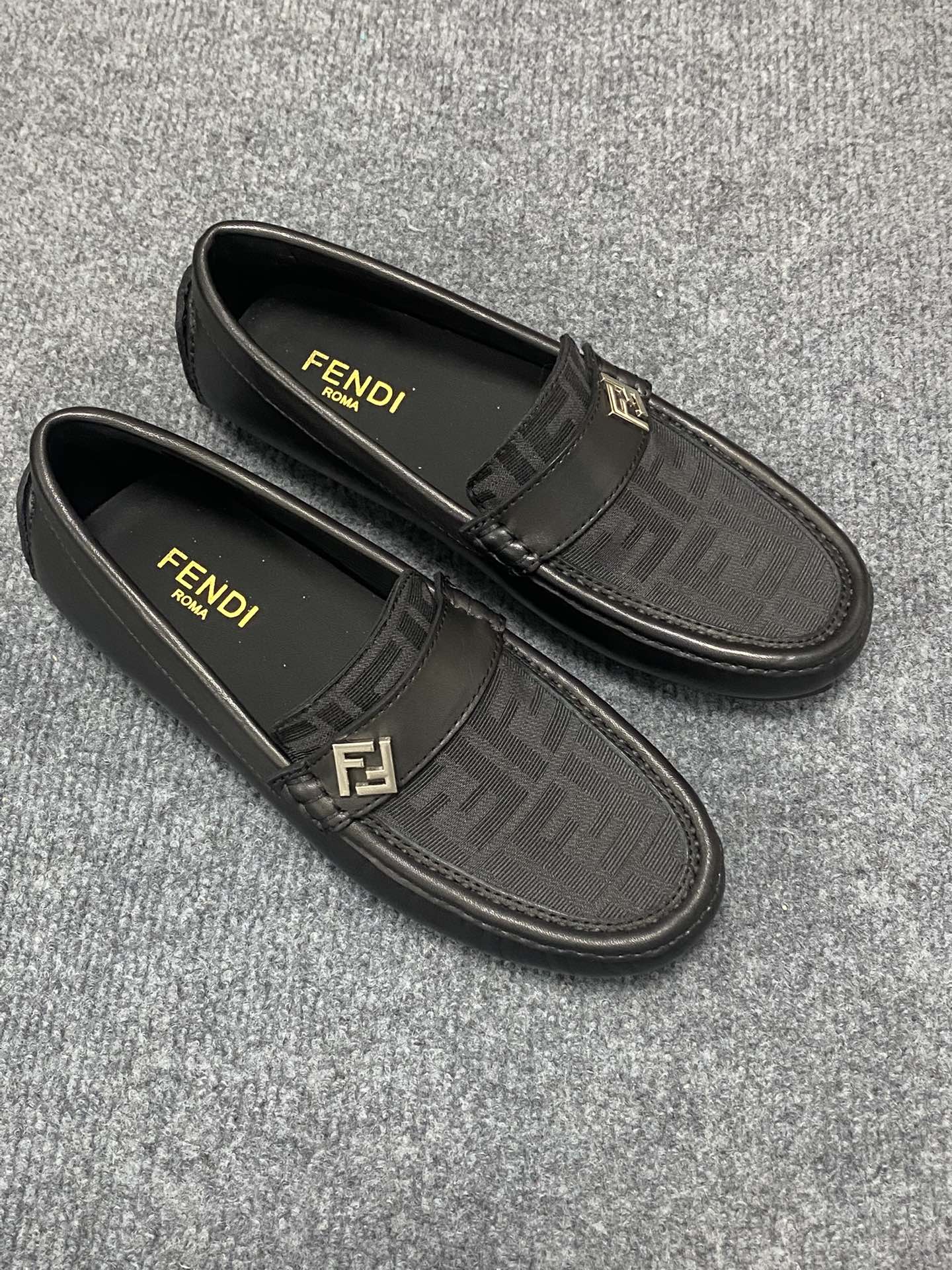 FENDI 펜디 밀라노 패션쇼 로퍼 구두 신발