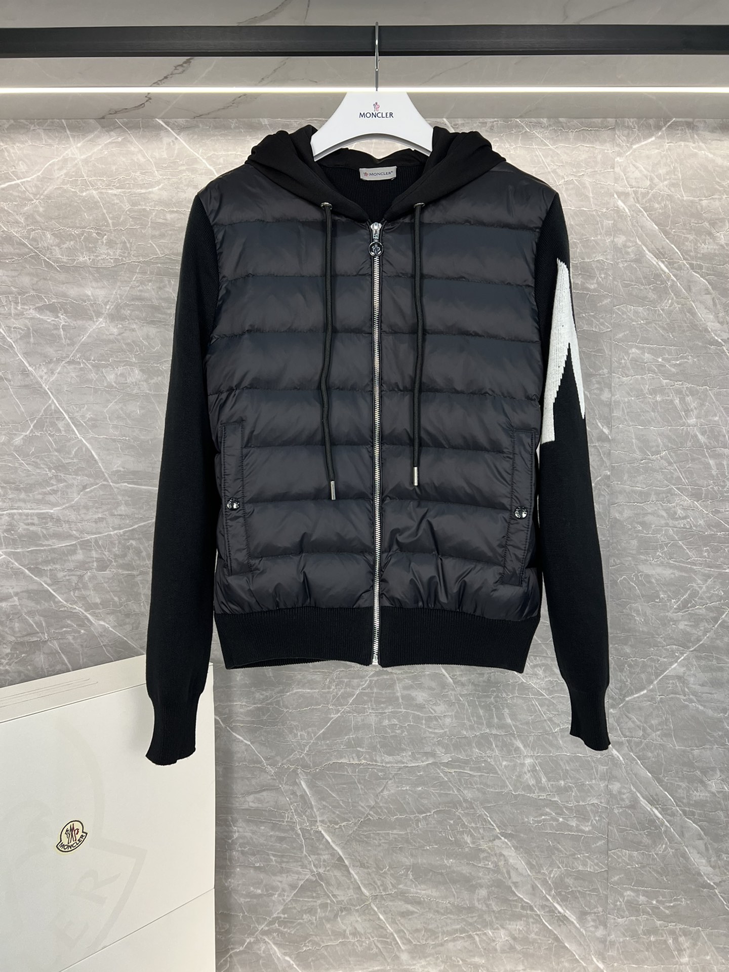 Moncler 몽클레어 몽클레르 후드 집업 패딩 가디건 자켓 의류