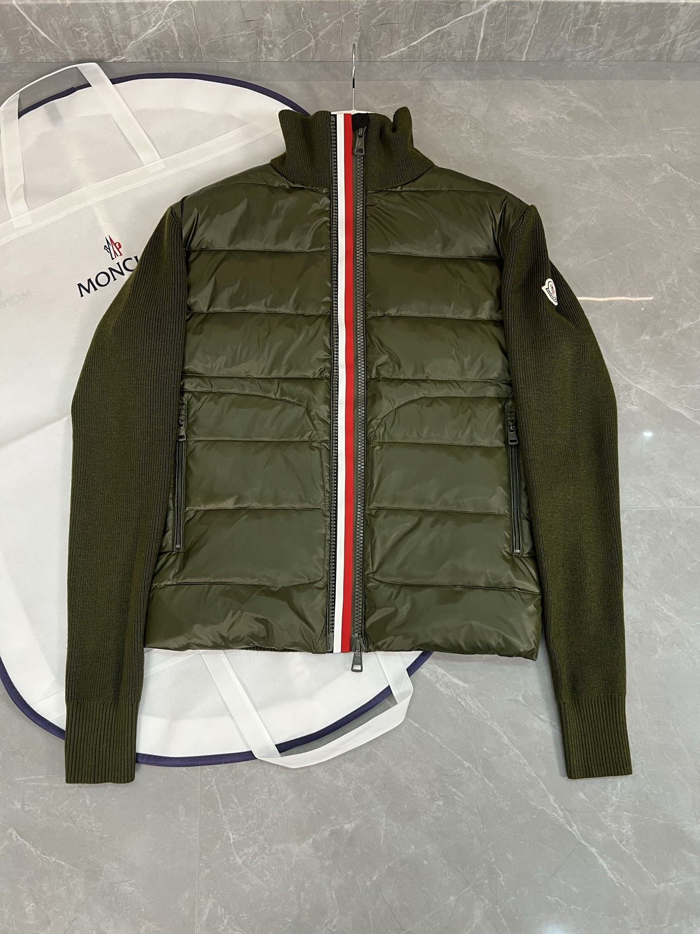Moncler 몽클레어 몽클레르 남성 다운 재킷 자켓 의류