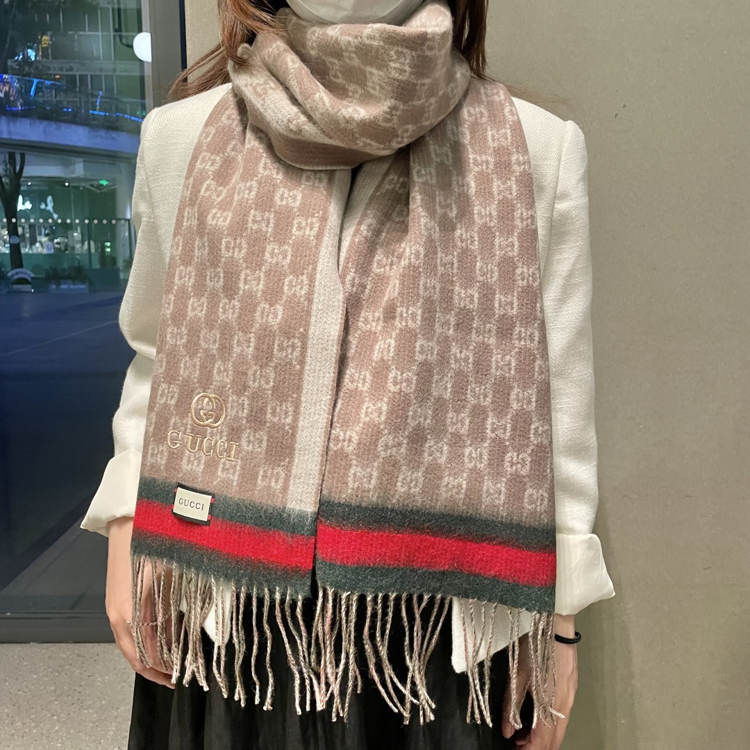 Gucci 구찌 클래식 GG 로고 머플러 목도리