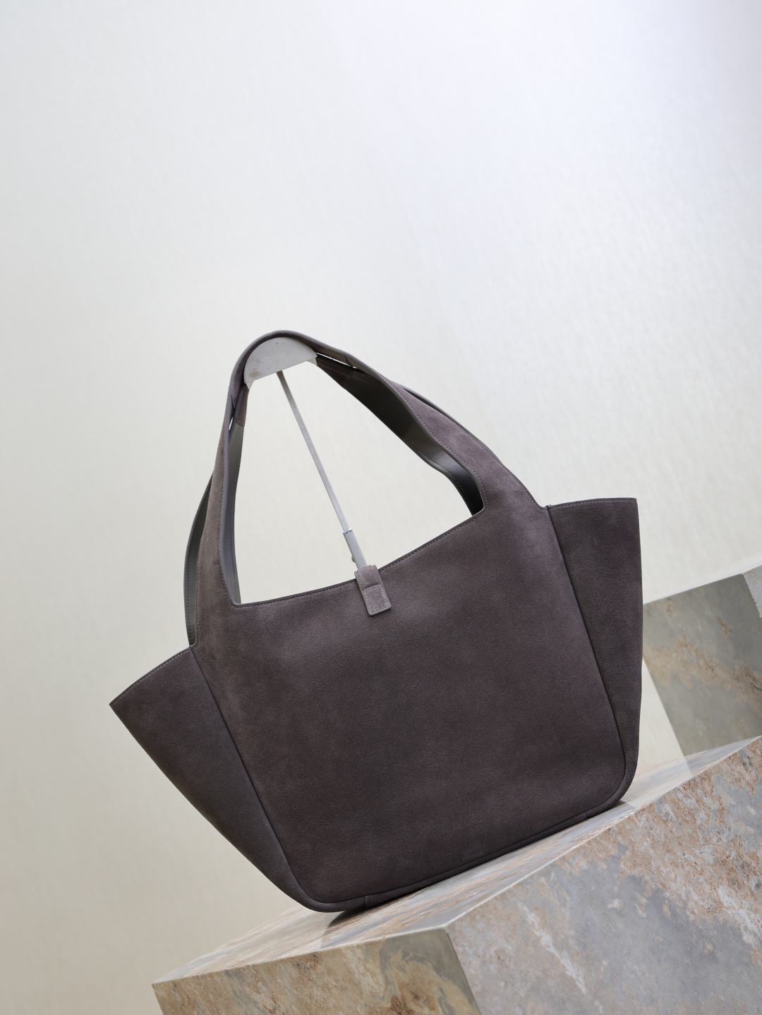 YSL Bea hobo 생로랑 쇼퍼백 / 호보백 가방 (그레이 스웨이드·골드 메탈)