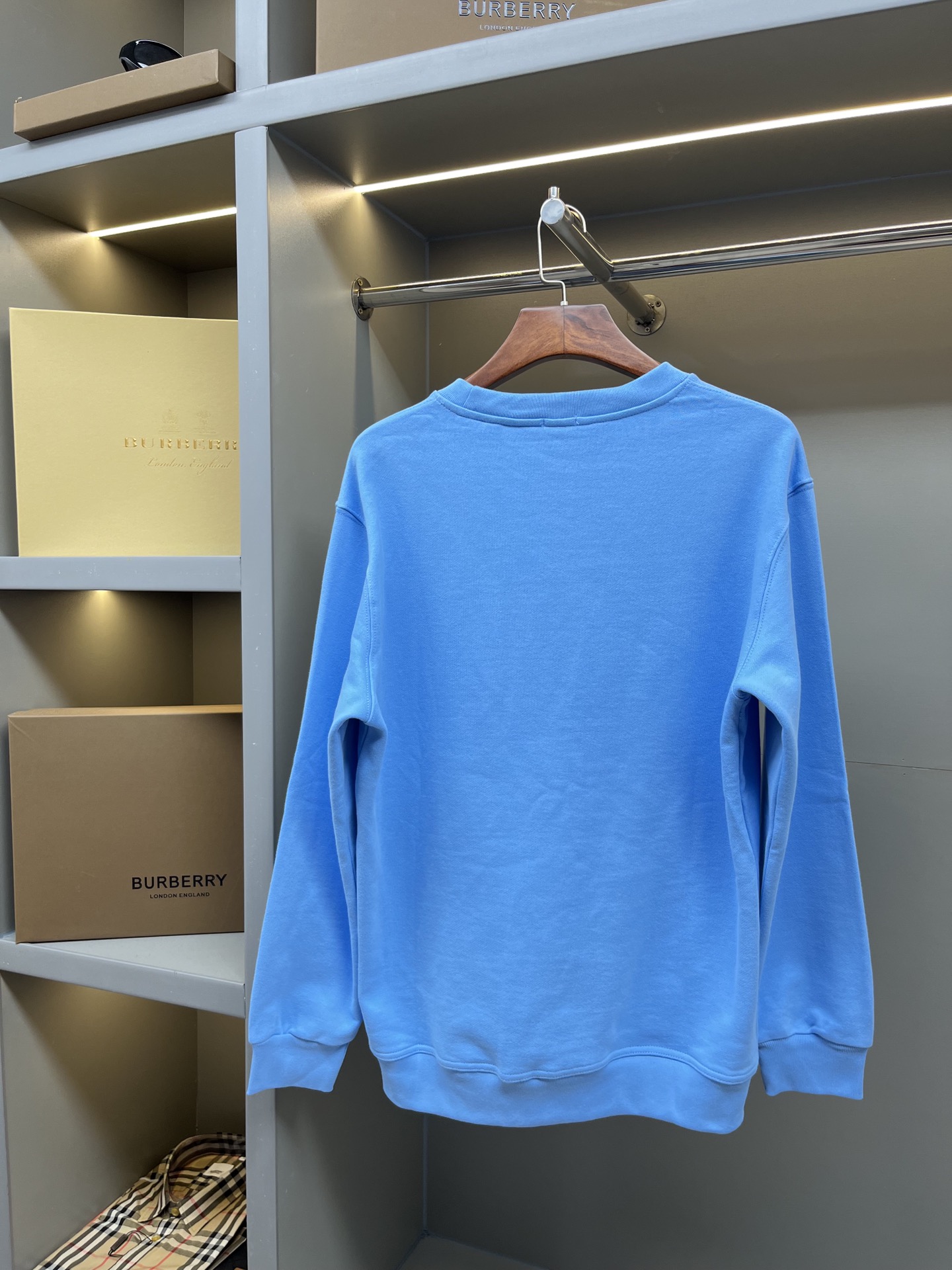 Burberry BBR 버버리 플록(Flocked) 자수 코튼 라운드넥 스웨트셔츠 맨투맨 티셔츠 의류