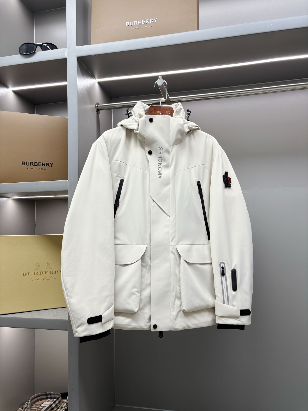 Moncler 몽클레어 몽클레르 후드 다운 재킷 자켓 점퍼 의류