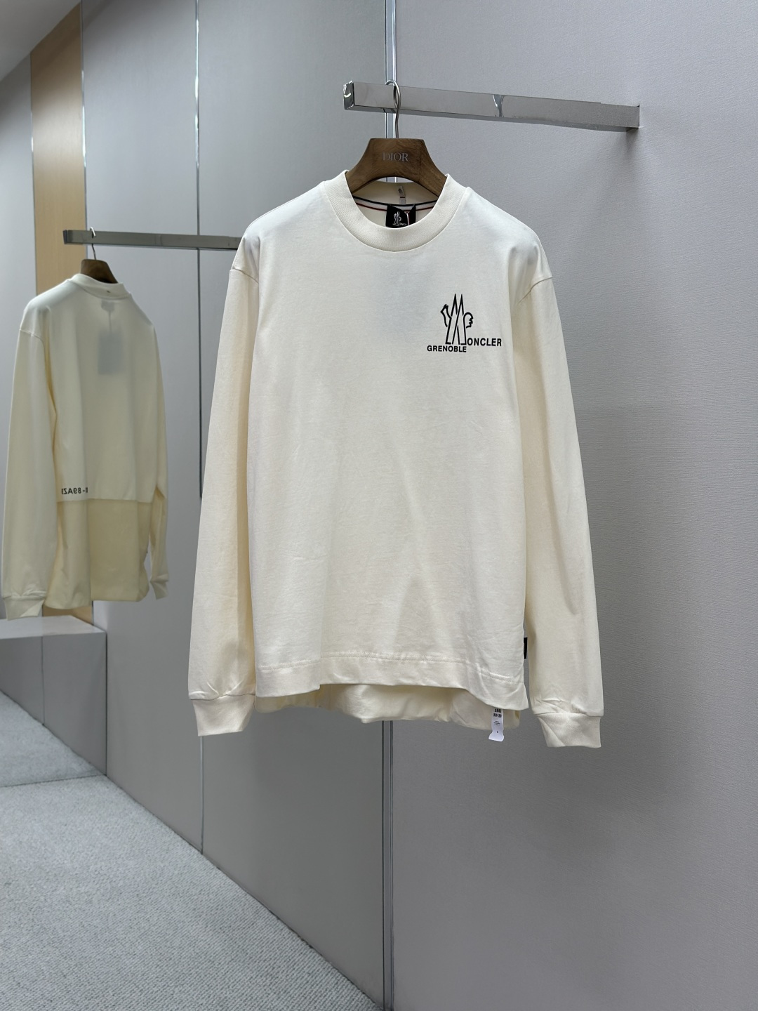 MONCLER 몽클레어 몽클레르 로고 레터링 롱슬리브 긴팔 티셔츠 의류