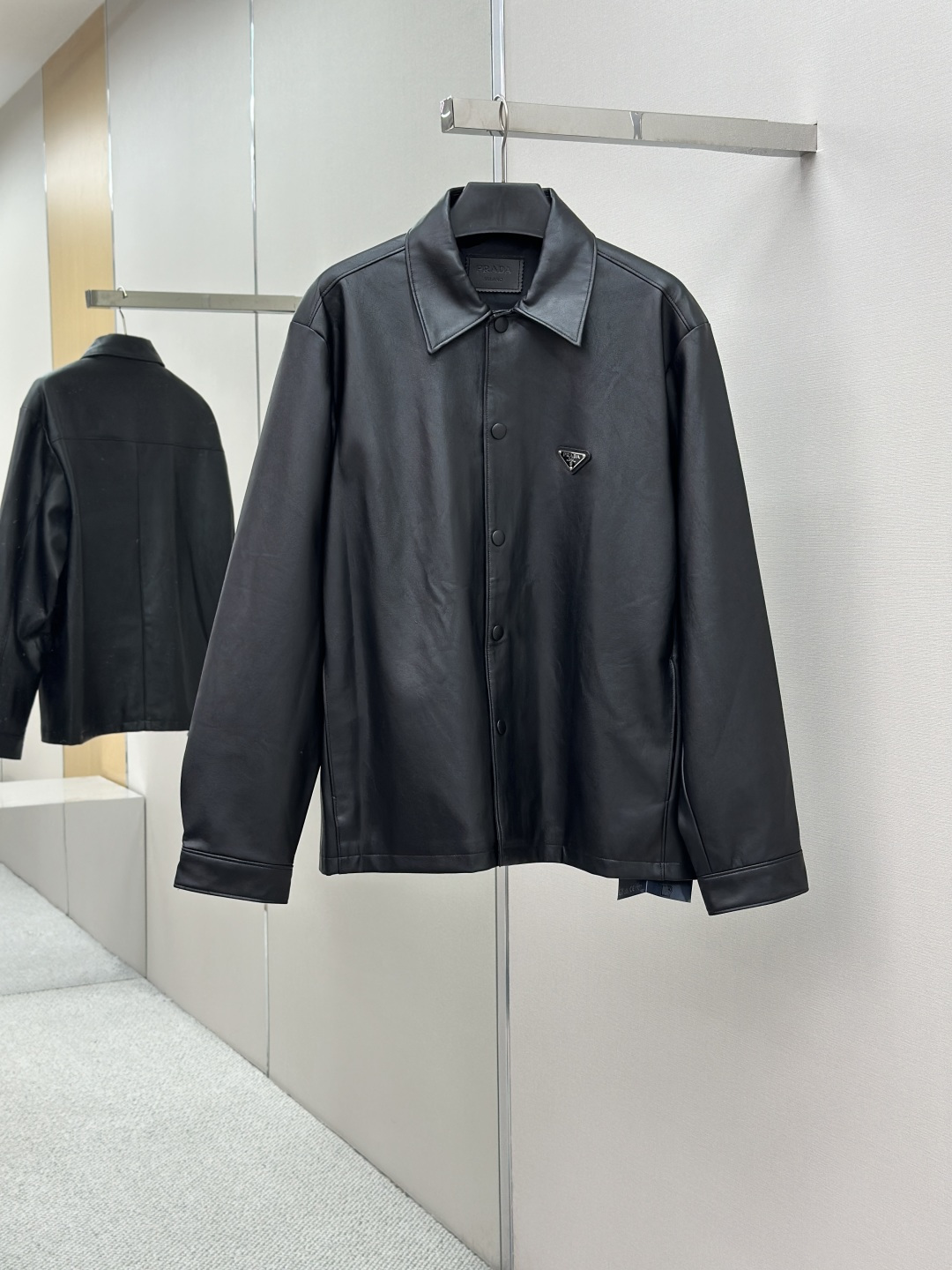 PRADA 프라다 삼각 로고 램스킨 레더 가죽 자켓 재킷 의류