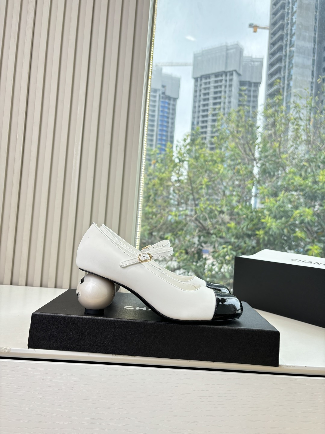 CHANEL 샤넬 더블 C 진주 힐 펌프스 구두 신발