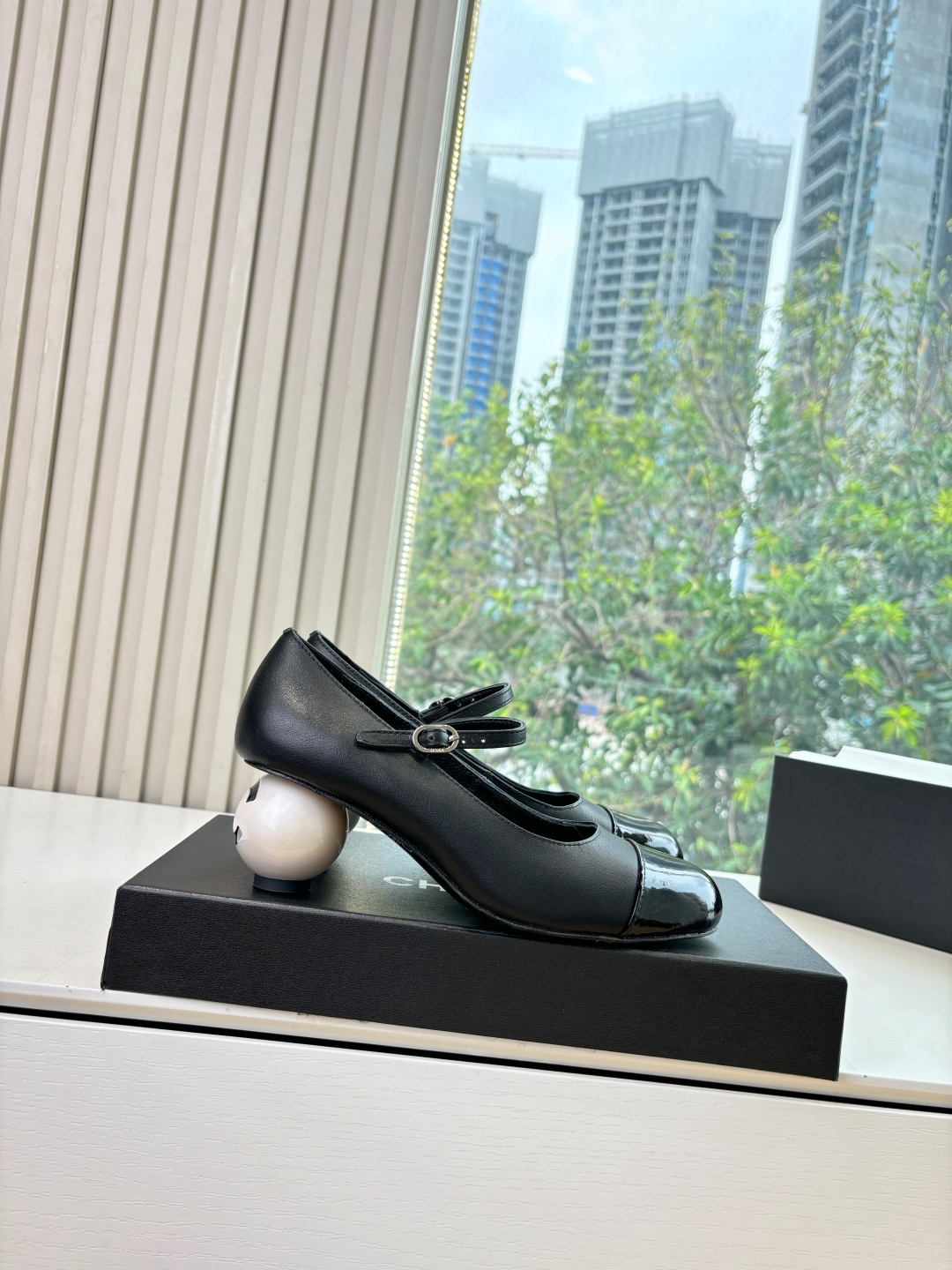 CHANEL 샤넬 더블 C 진주 힐 펌프스 구두 신발