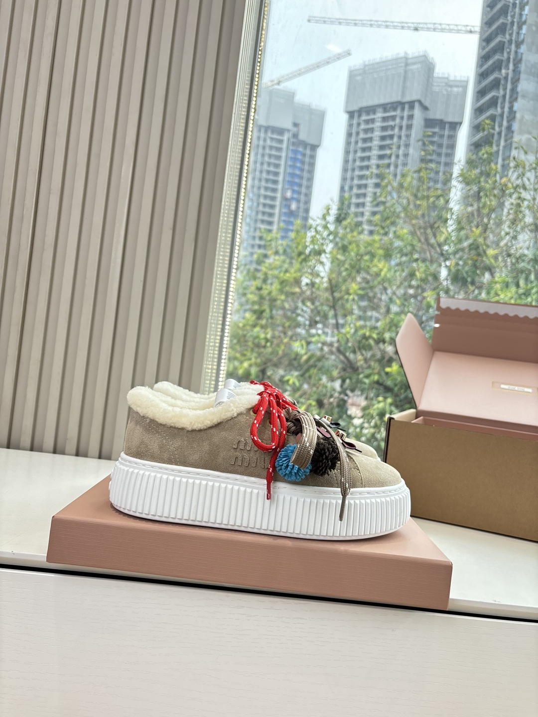 MIUMIU 미우미우 양모 플랫폼 스니커즈 신발