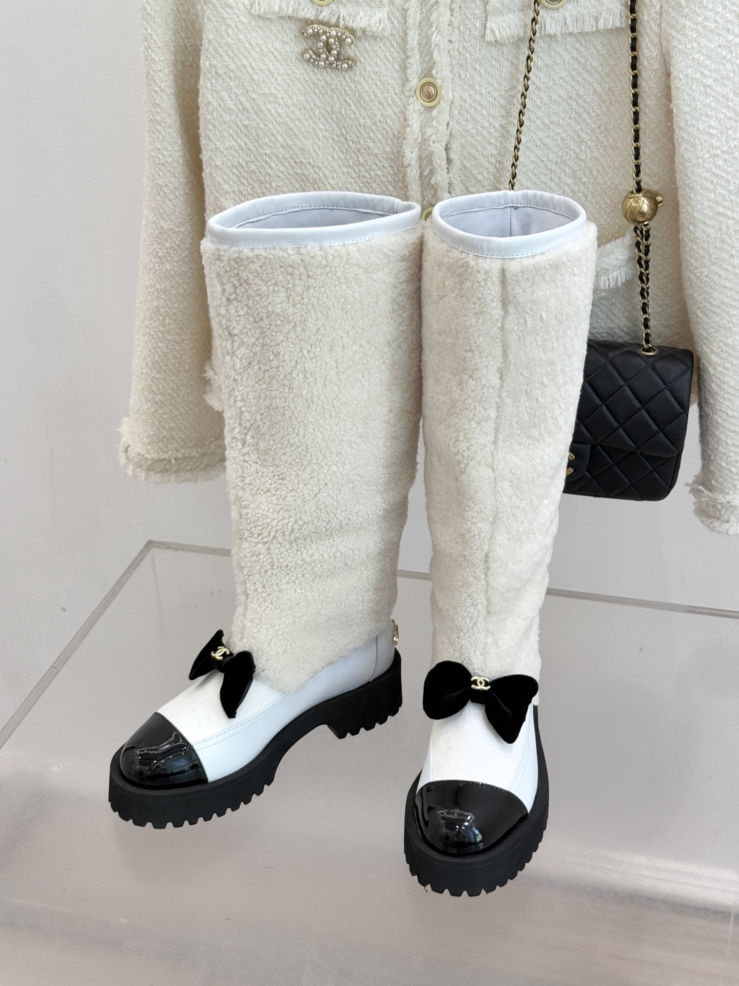 CHANEL 25N Coco Neige 샤넬 더블C 리본 배색 플랫폼 스노우 롱부츠 신발