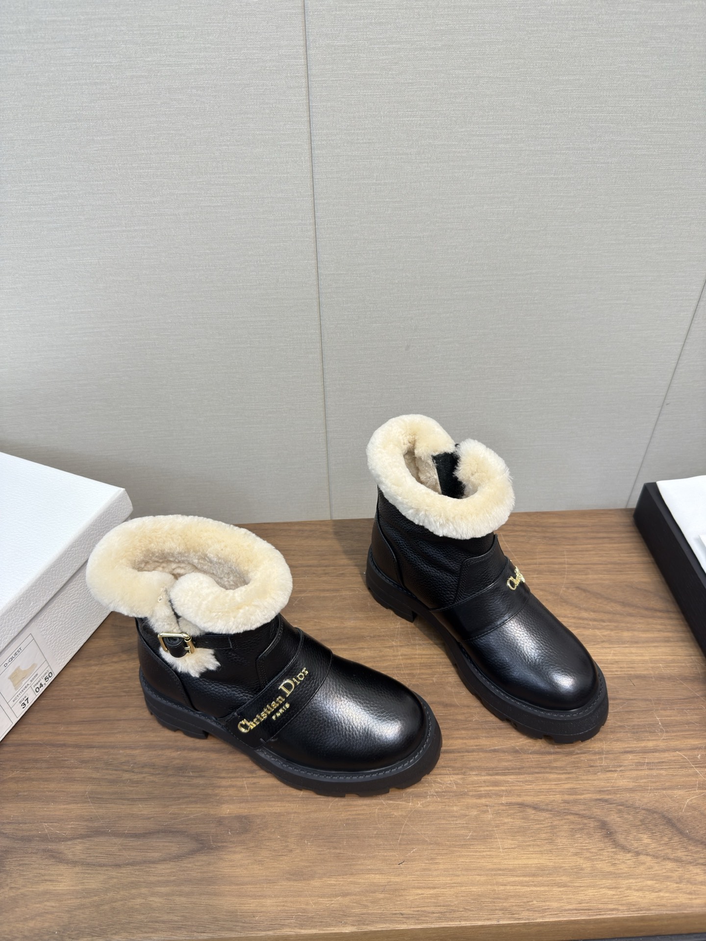 DIOR CD 디올 보온 양모 앵클부츠 신발