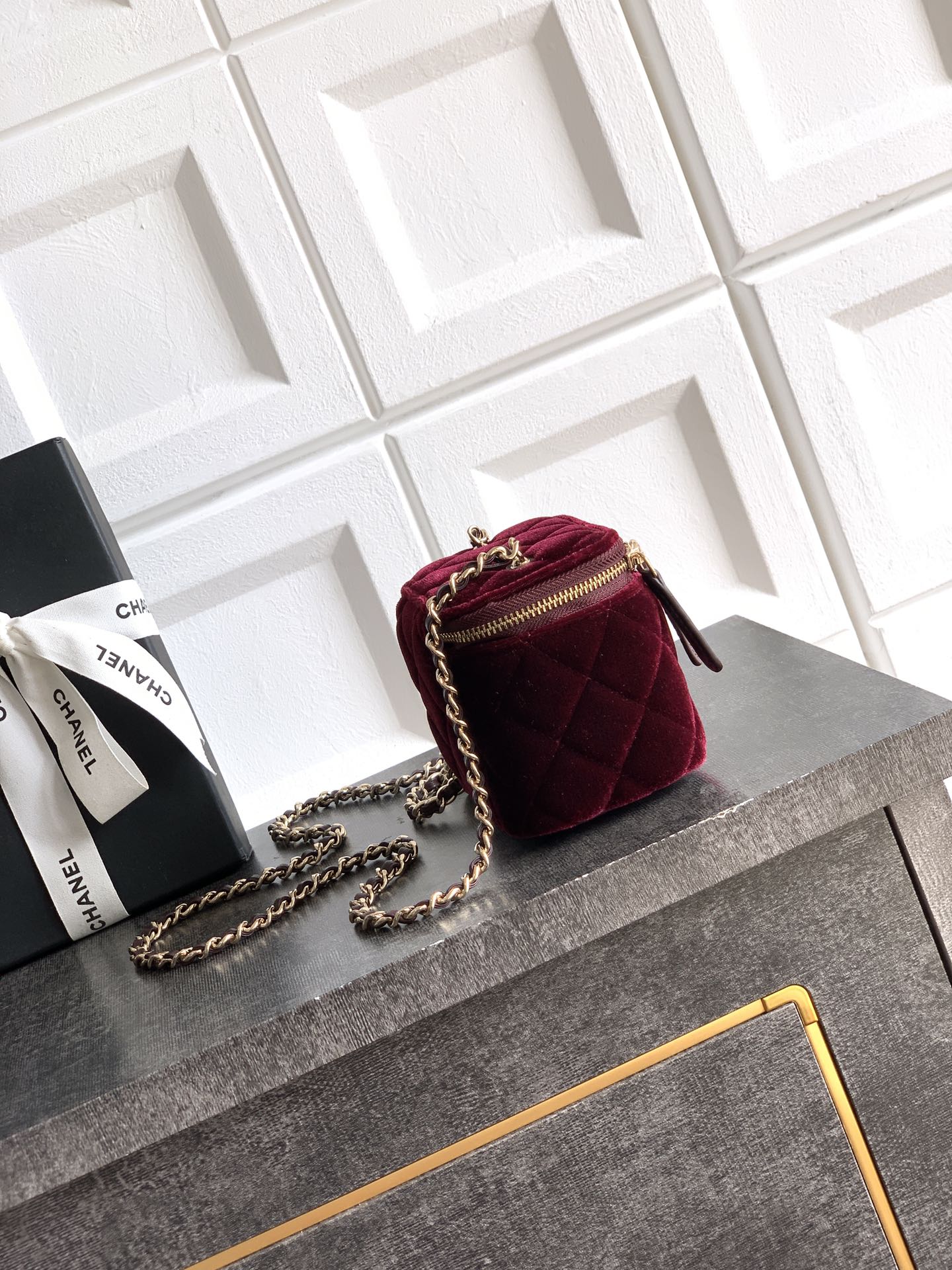 Chanel 샤넬 금속 볼 & 양가죽 미니 사각 숄더백 가방