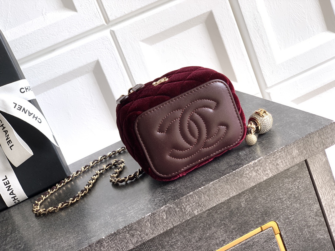 Chanel 샤넬 금속 볼 & 양가죽 미니 사각 숄더백 가방