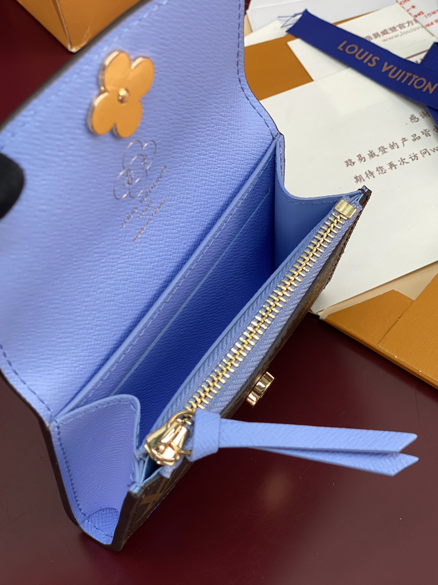 LV 루이비통 M15320 Vivienne Wintery Travel 시리즈 여권 케이스 지갑