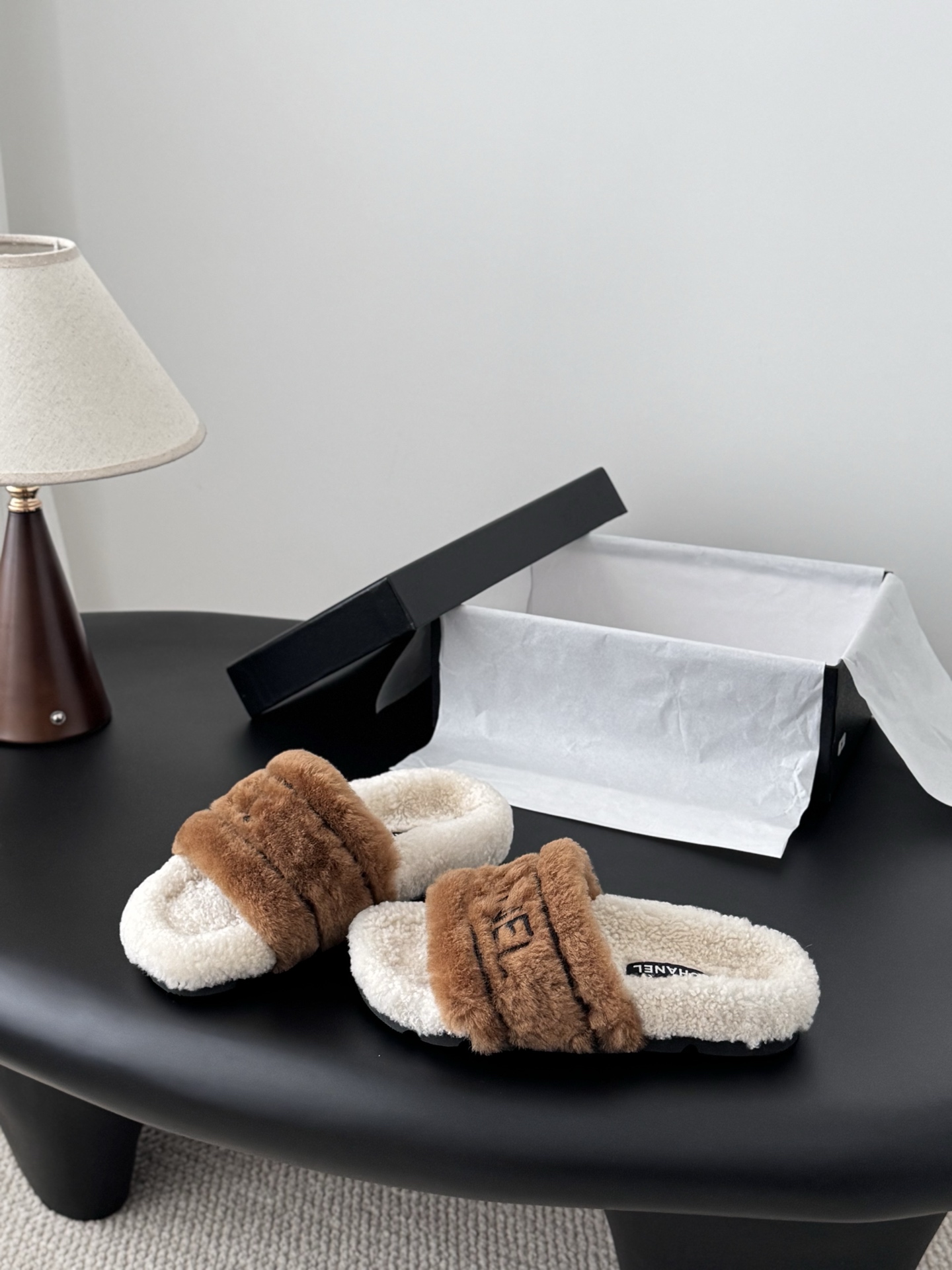 Chanel 샤넬 퍼 슬리퍼 신발