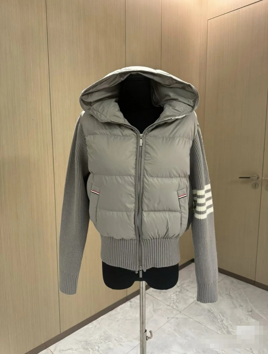 Thom Browne TB 톰브라운 후드 니트 패치 다운 점퍼 의류