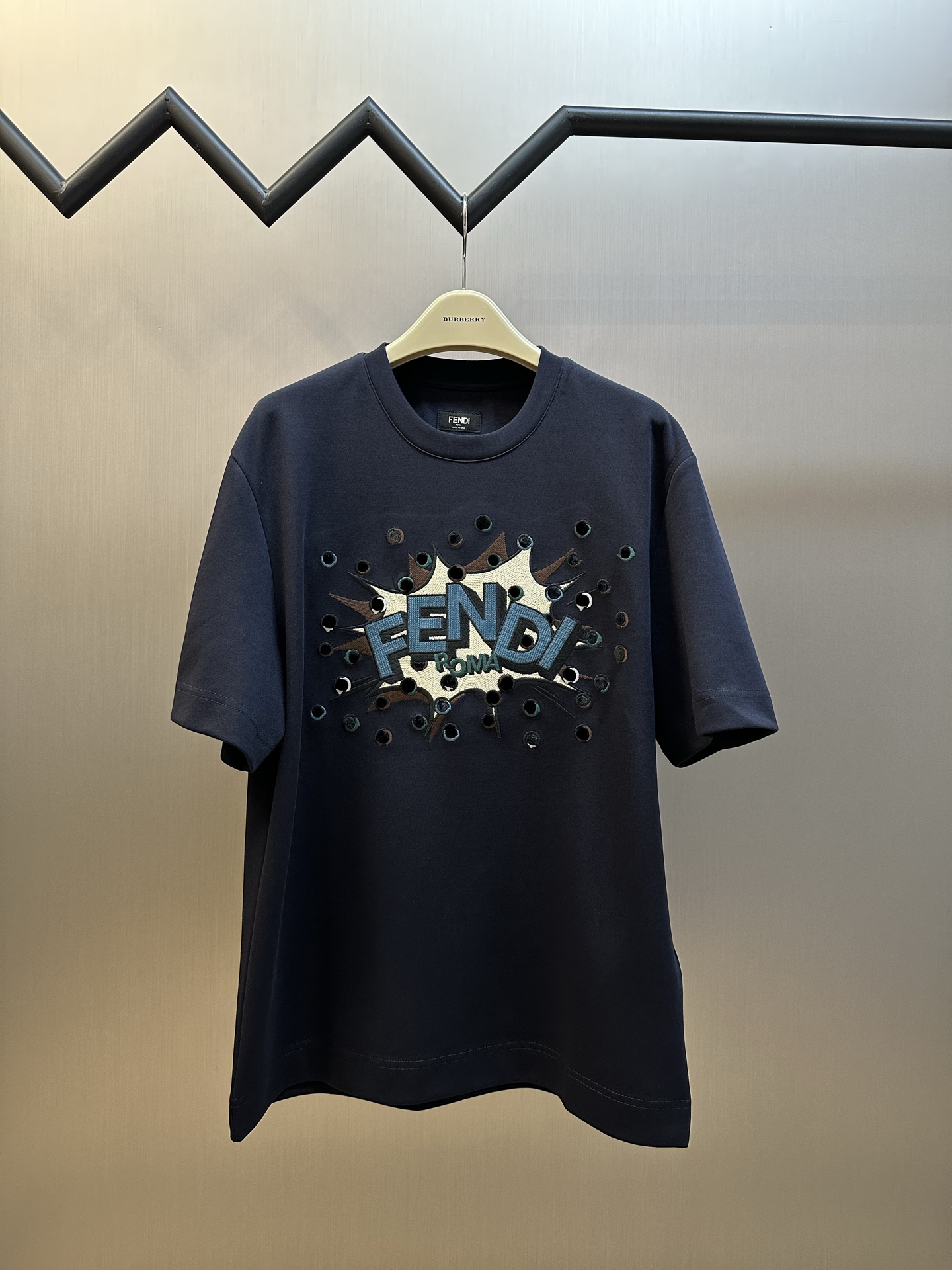 Fendi FD 펜디 폭공 자수 반팔 티셔츠 의류