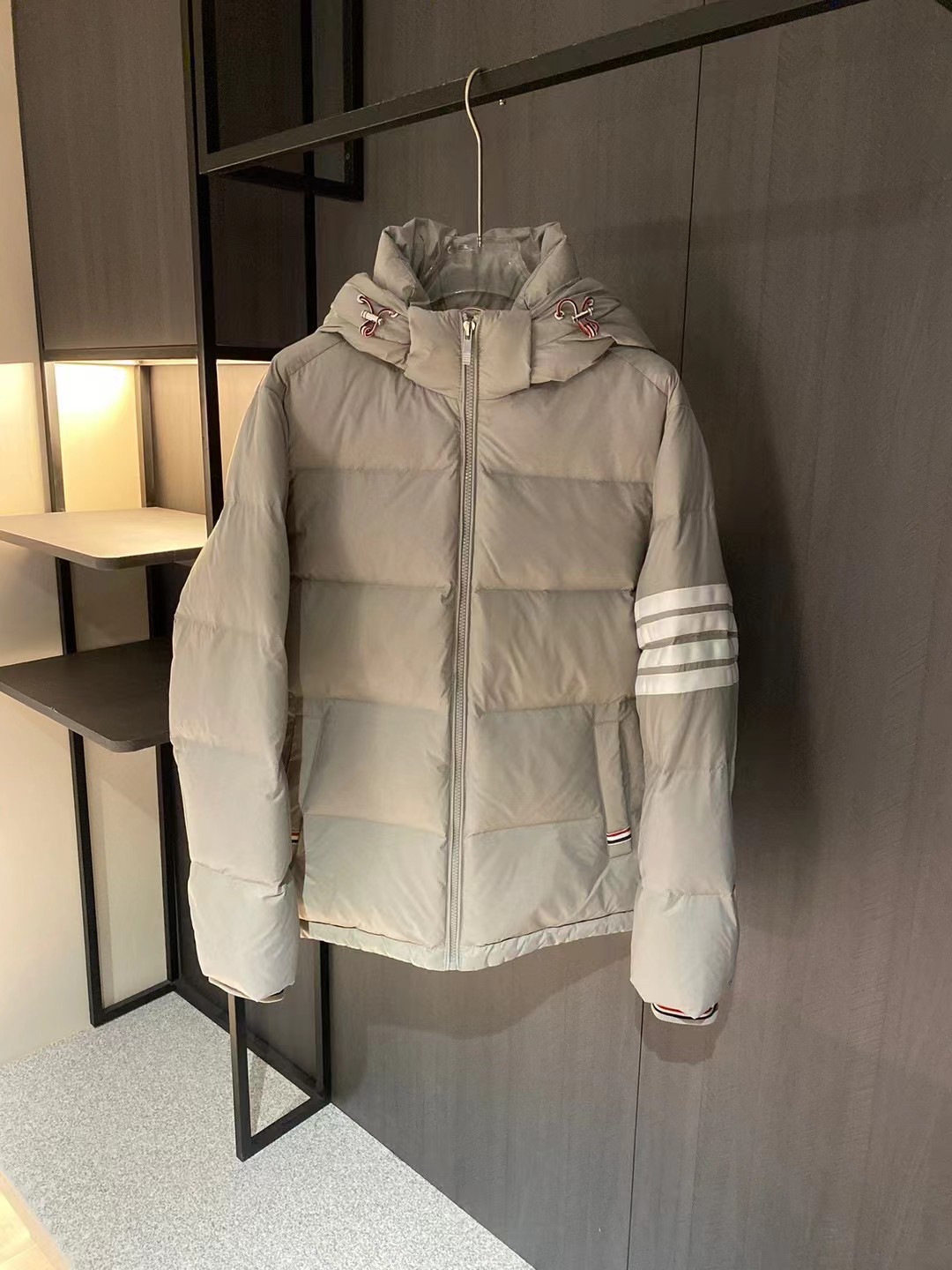 Thom Browne TB 톰브라운 사선 컬러 스트라이프 후드 패딩 점퍼 의류