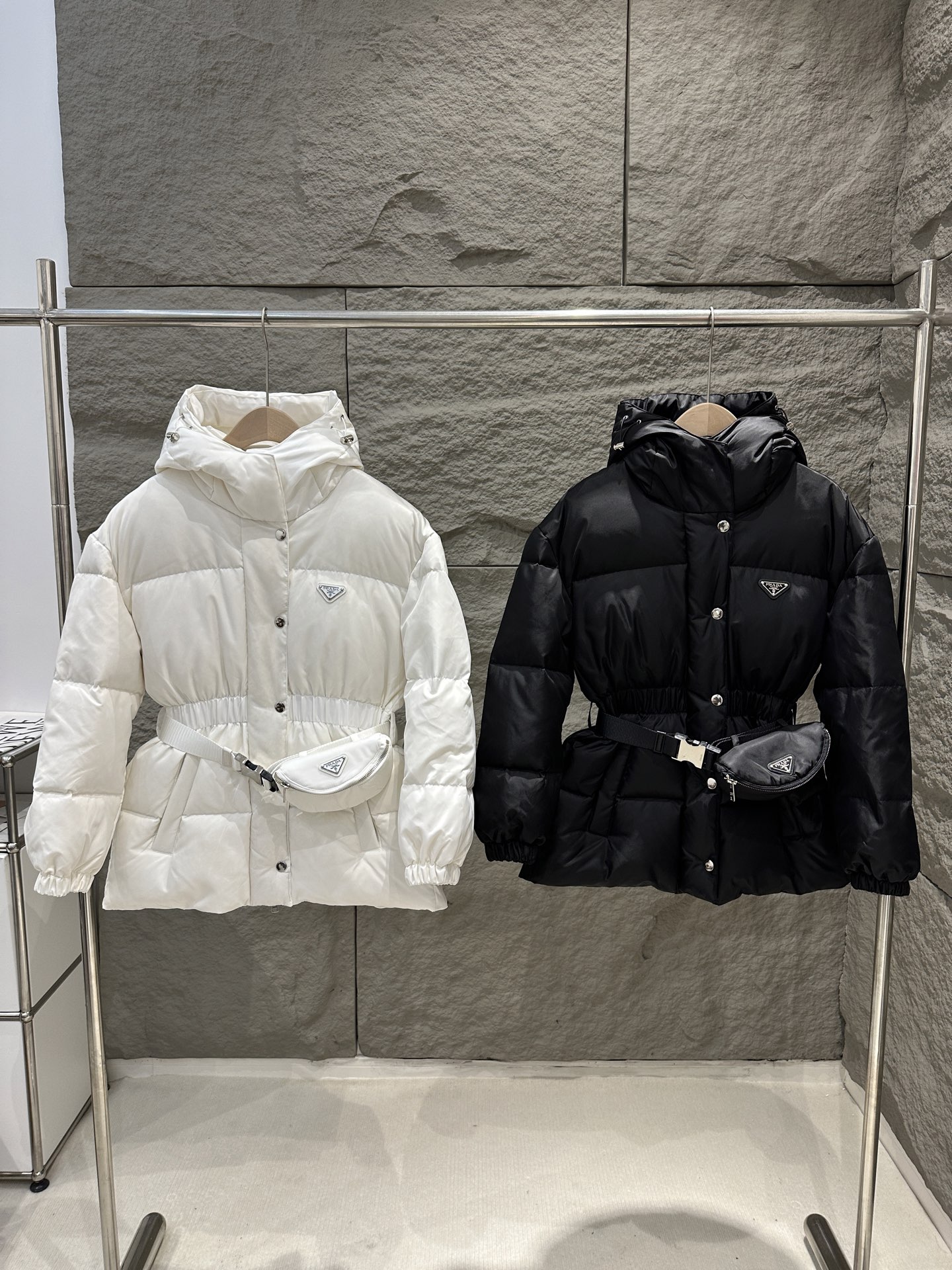 Prada 프라다 여성 리사이클 나일론 패딩 점퍼 의류