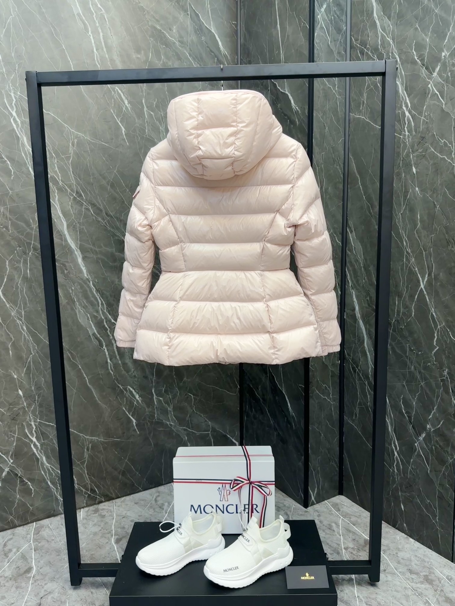 Moncler Barante 몽클레어 몽클레르 여성용 숏 패딩 점퍼 의류