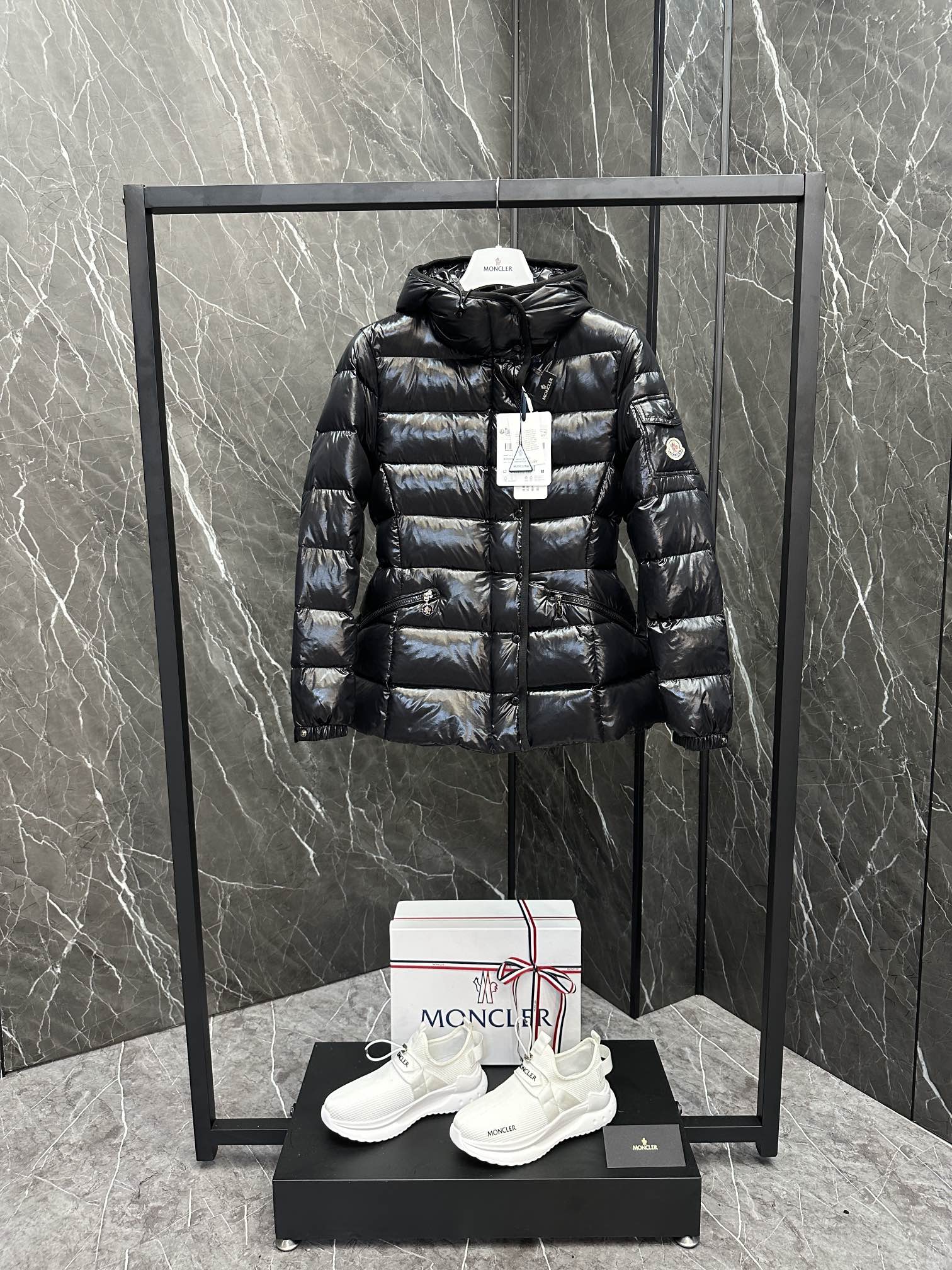 Moncler Barante 몽클레어 몽클레르 여성용 숏 패딩 점퍼 의류