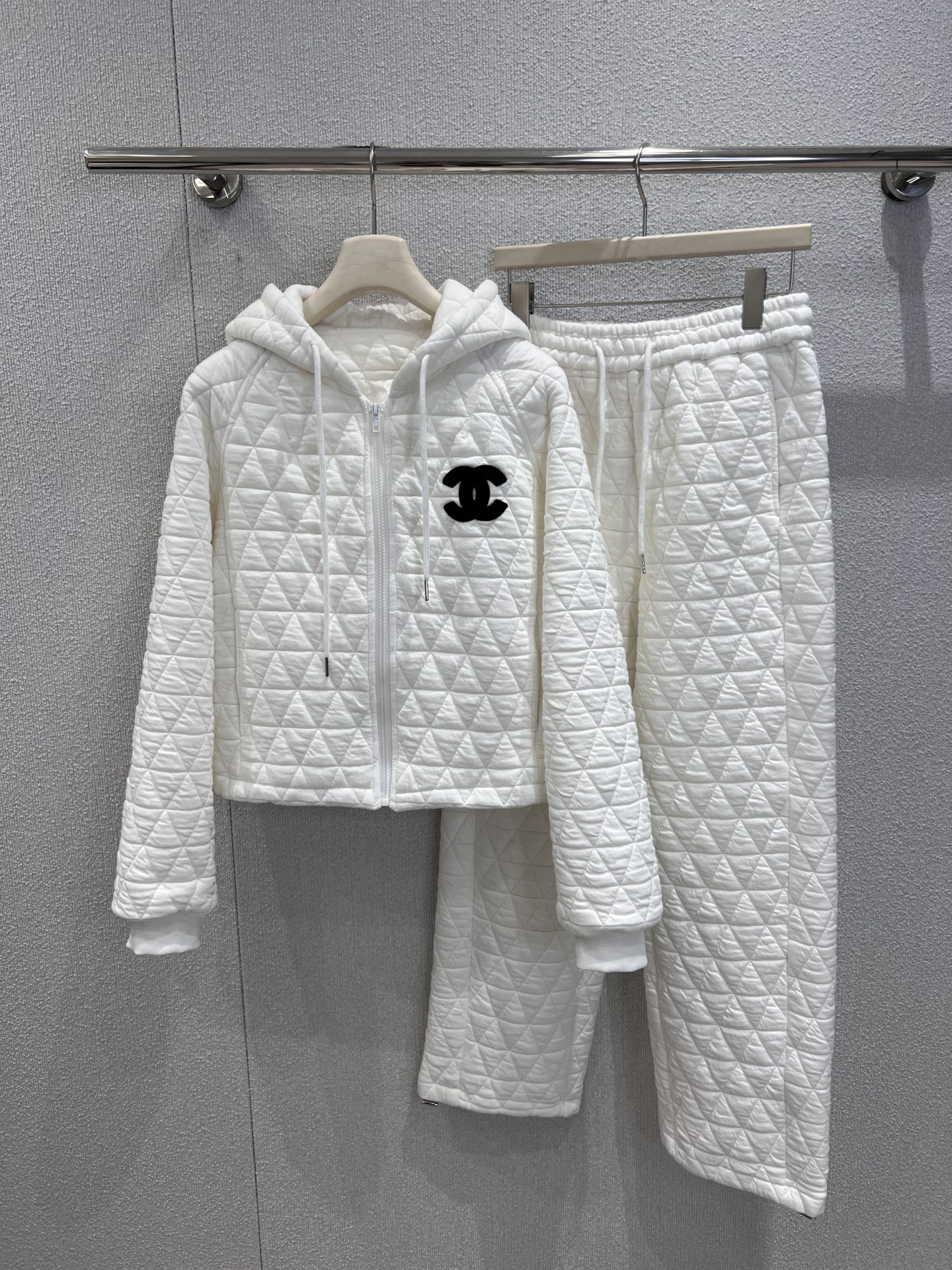 Chanel 샤넬 클래식 퀼팅 후드 집업 자켓 + 팬츠 바지 세트 셋업 의류